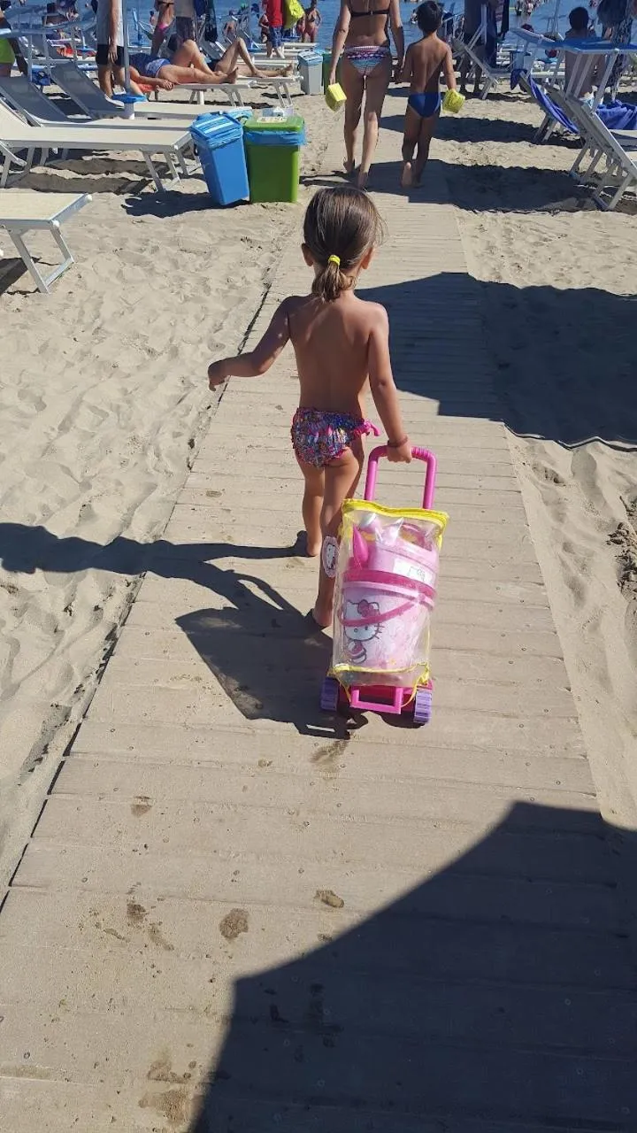 Beach in Diplomat Marine