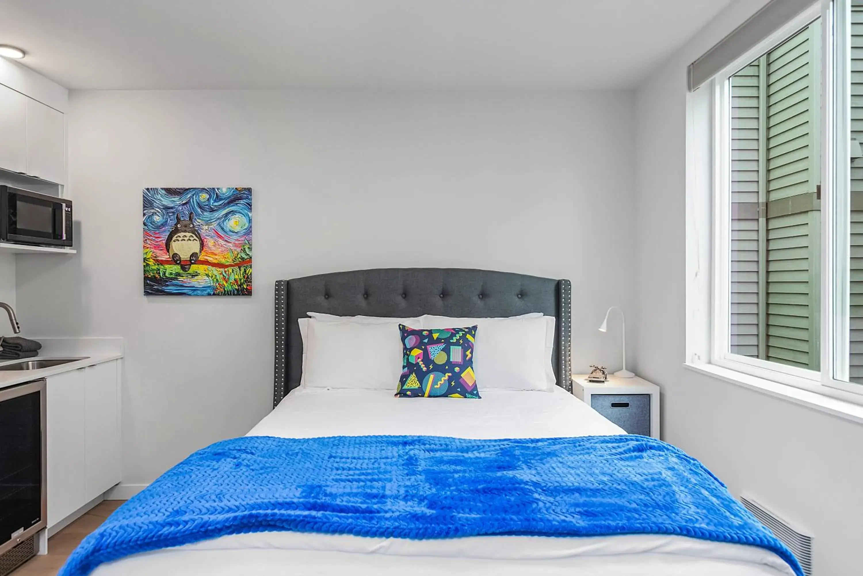 Double Room with Private Bathroom in Back to The Future Sweet Suites Double Room with Private Bathroom in Back to The Future Sweet Suites