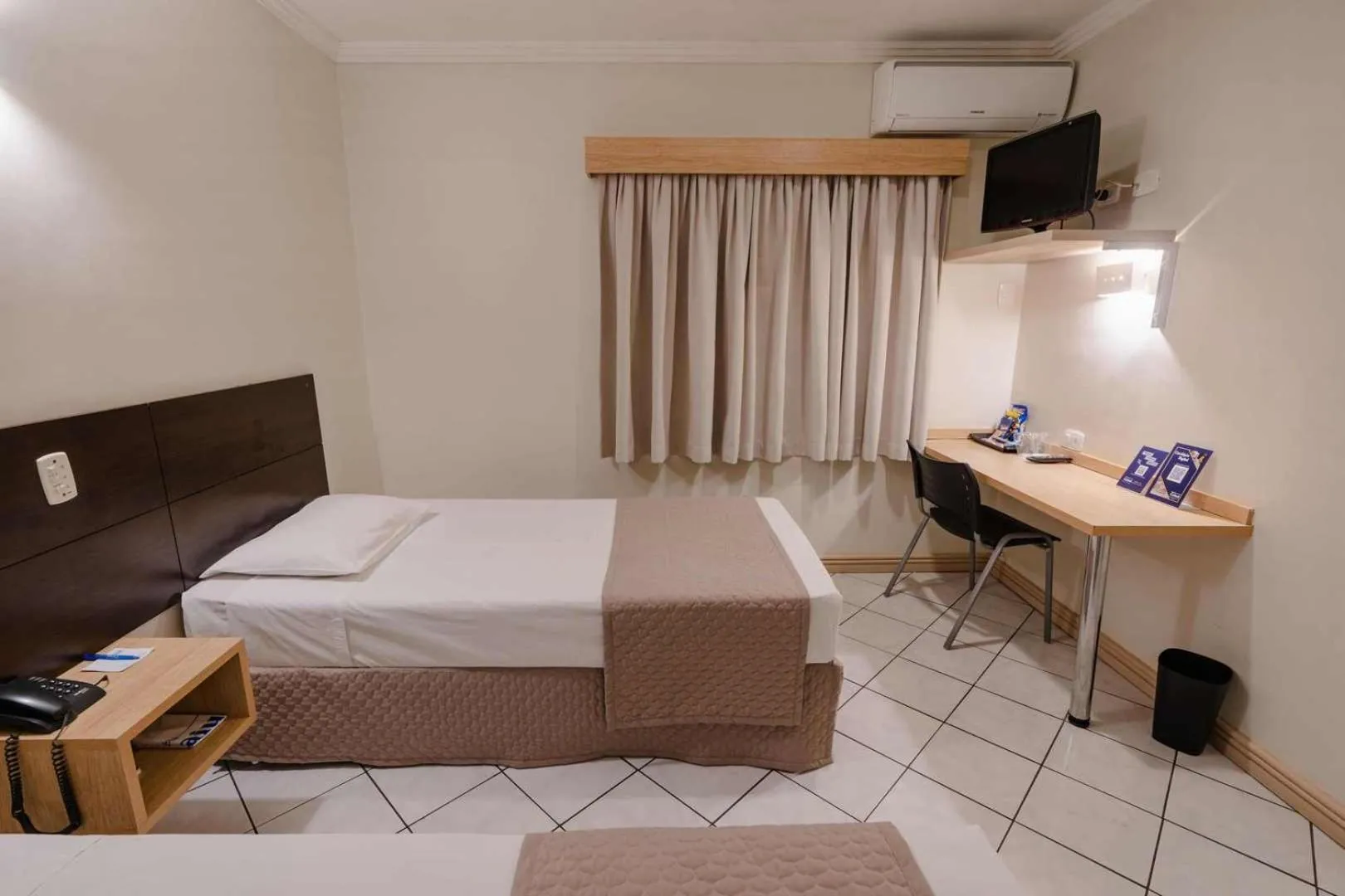 Bedroom, Bed in Hotel Caiuá Express Umuarama