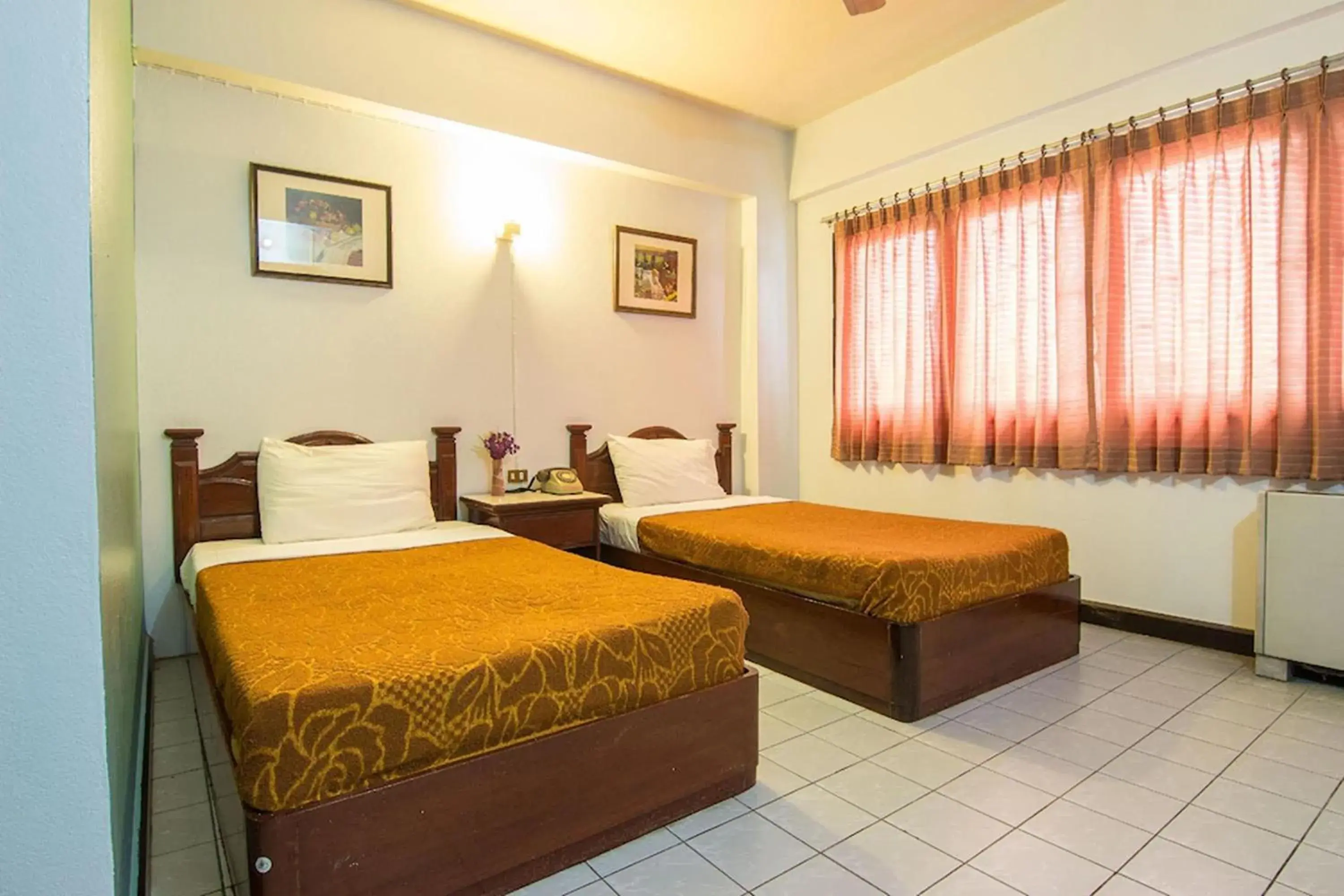 Standard Twin Room in Khelang Nakorn Hotel Standard Twin Room in Khelang Nakorn Hotel