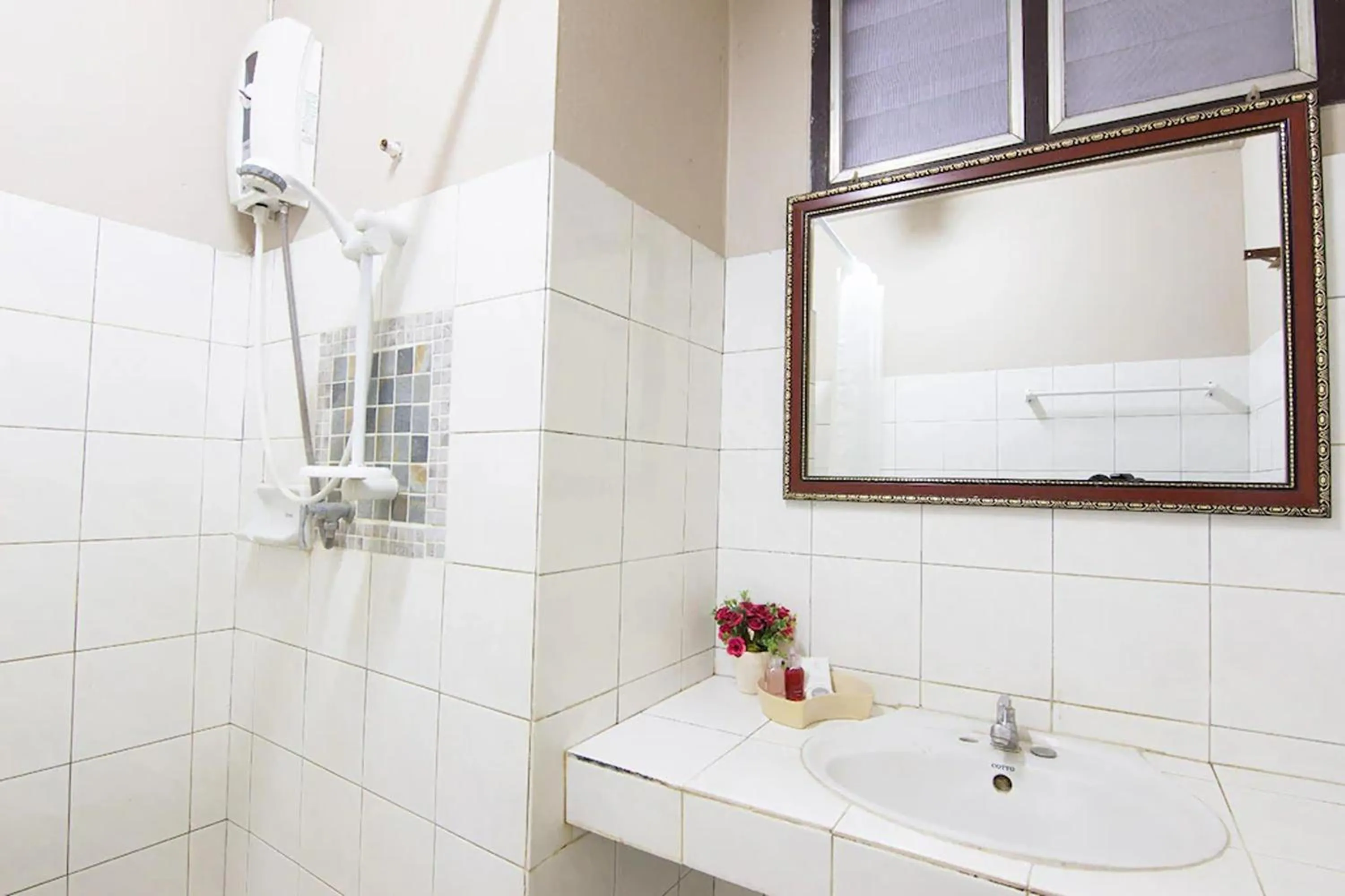 Bathroom in Khelang Nakorn Hotel