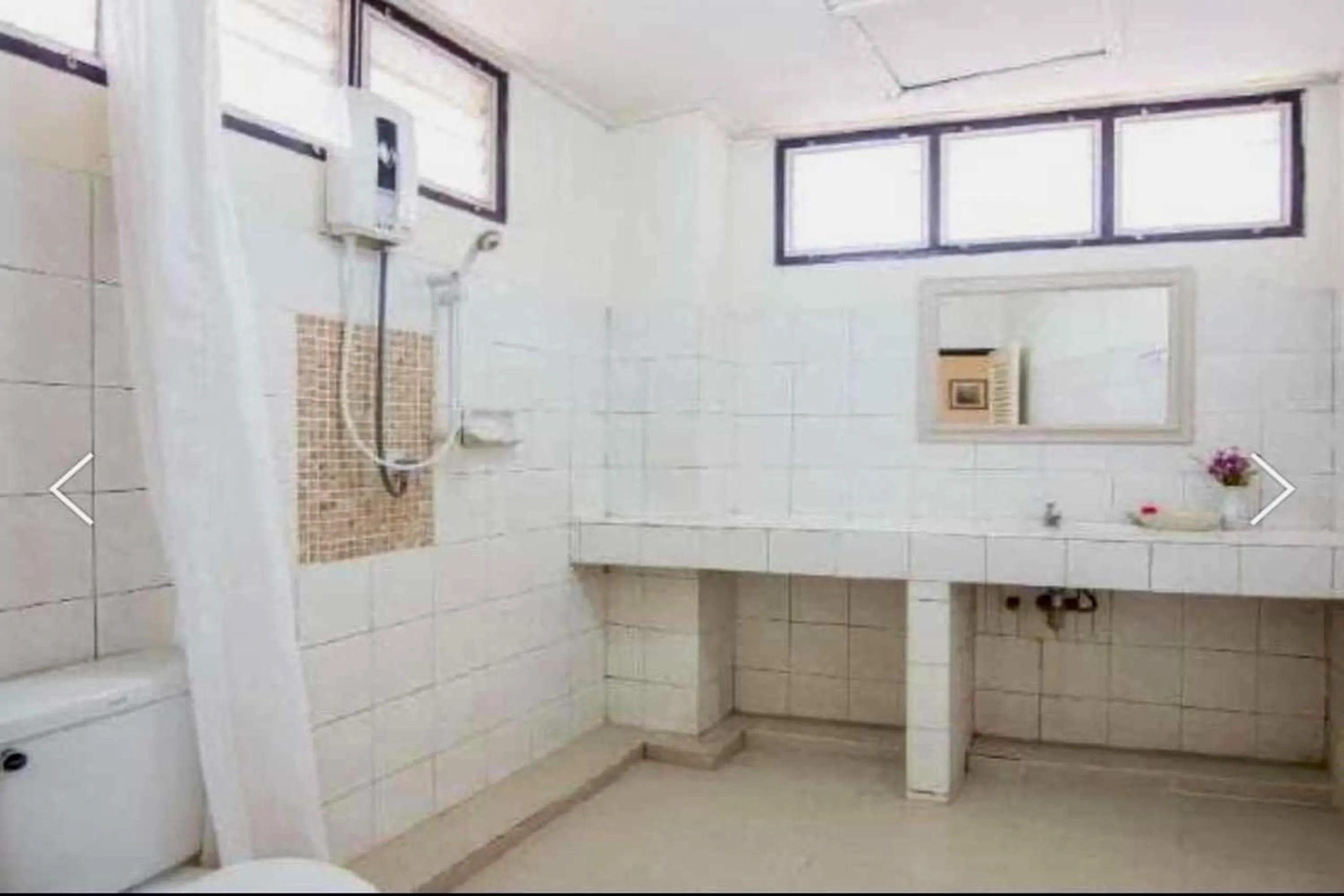 Bathroom in Khelang Nakorn Hotel