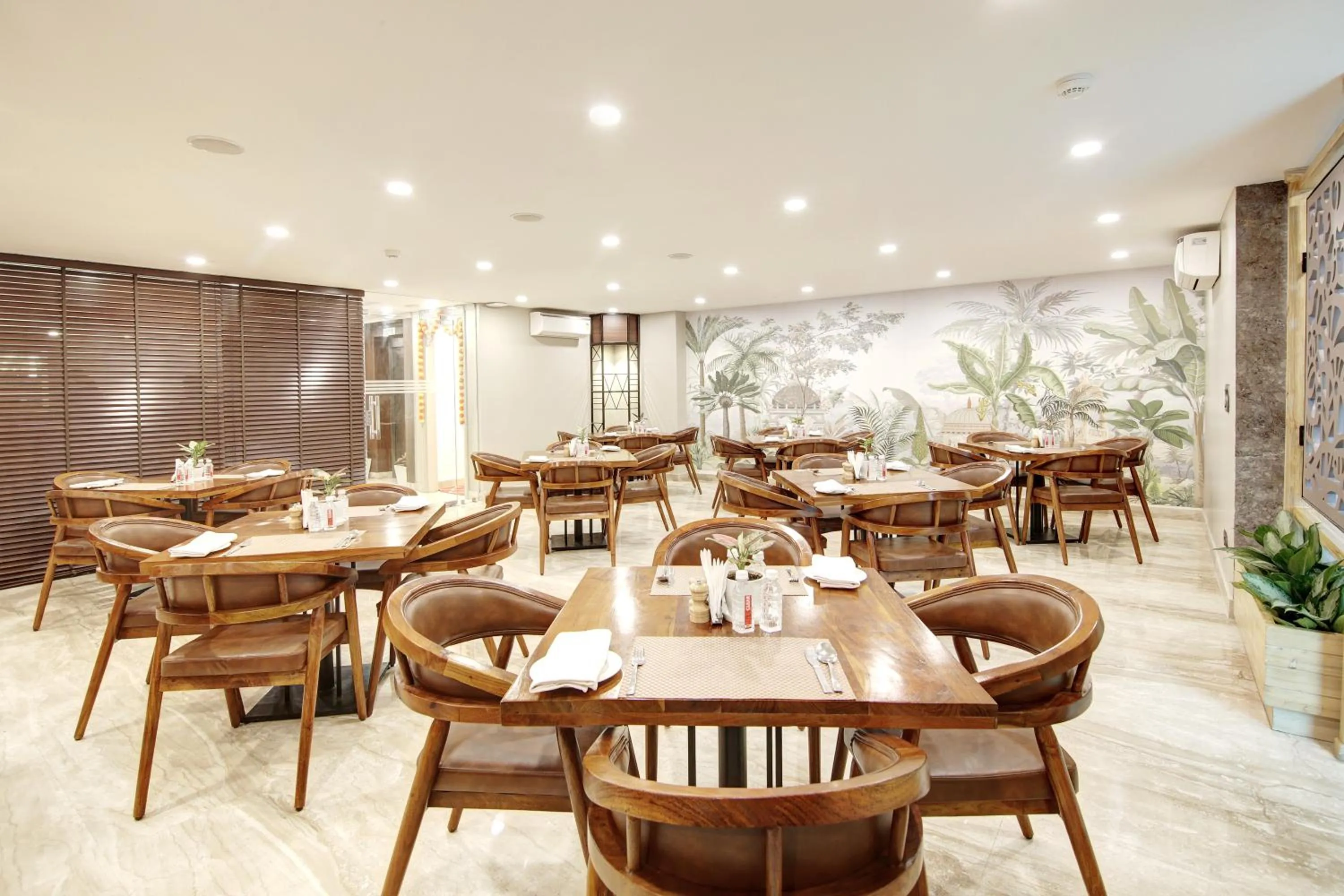 Restaurant/places to eat in Hotel 91 Millennium Huda
