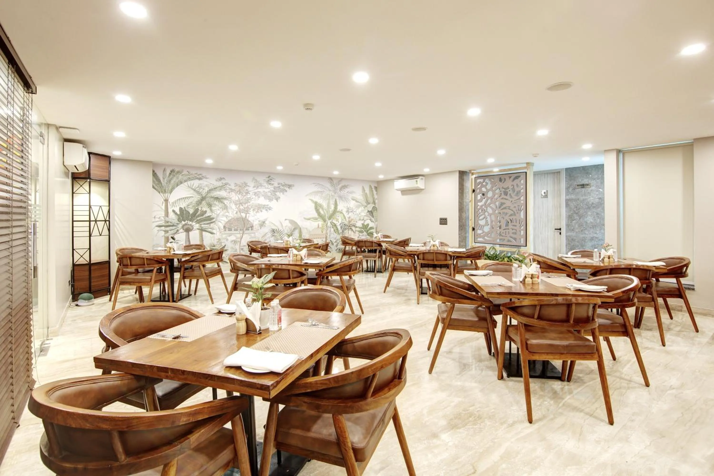 Restaurant/places to eat in Hotel 91 Millennium Huda