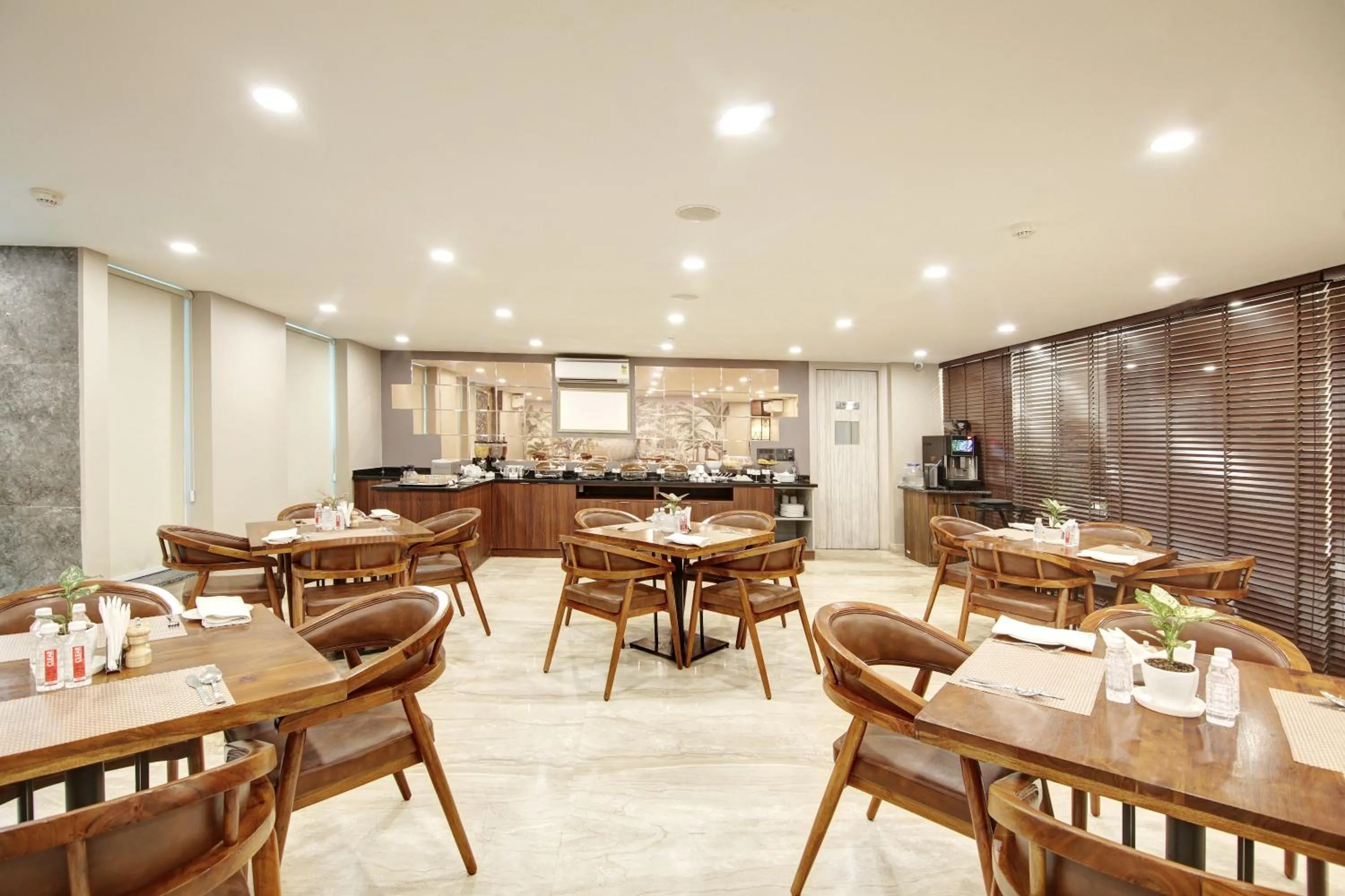 Restaurant/places to eat in Hotel 91 Millennium Huda