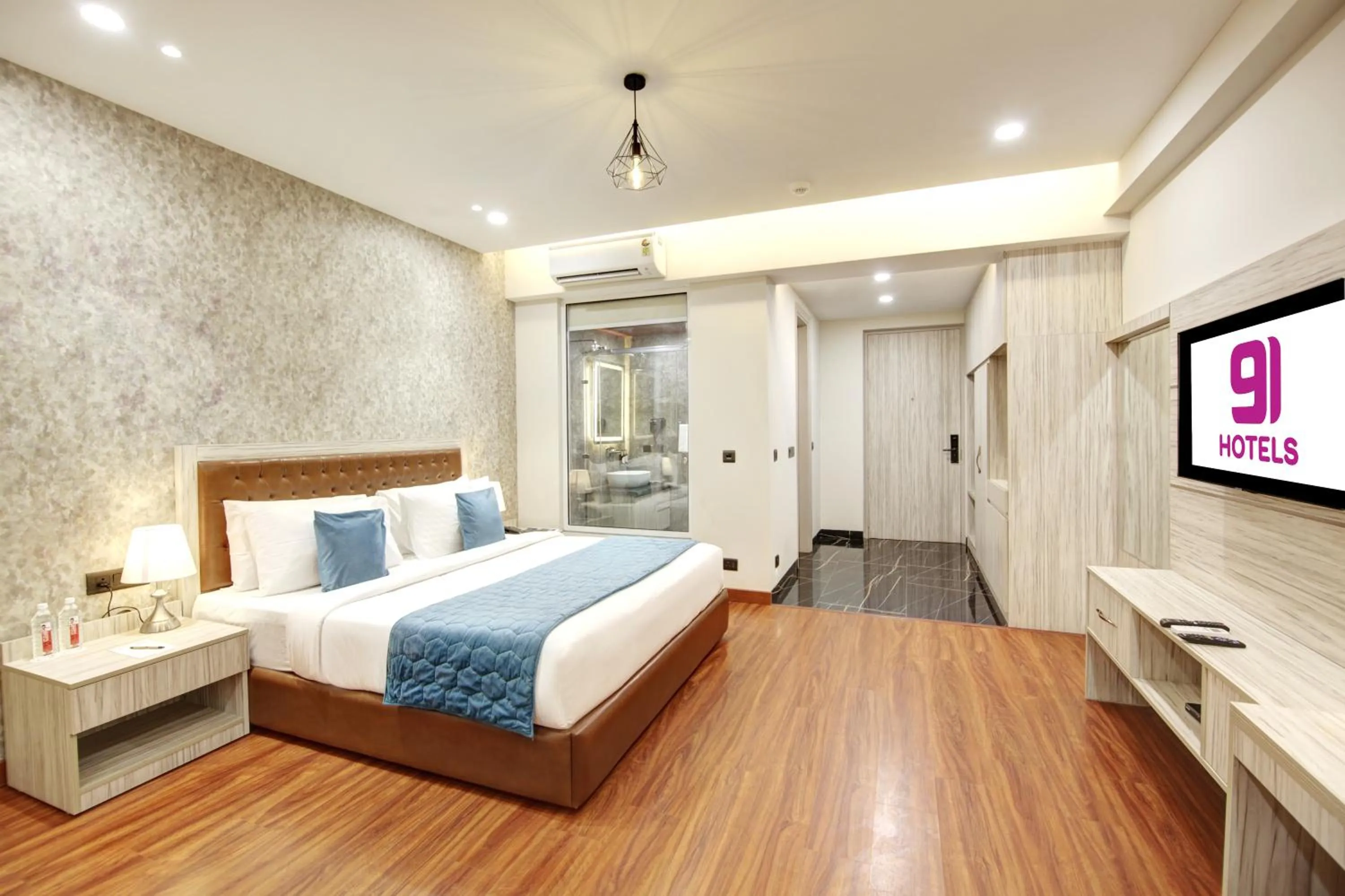 Bathroom, Bed in Hotel 91 Millennium Huda