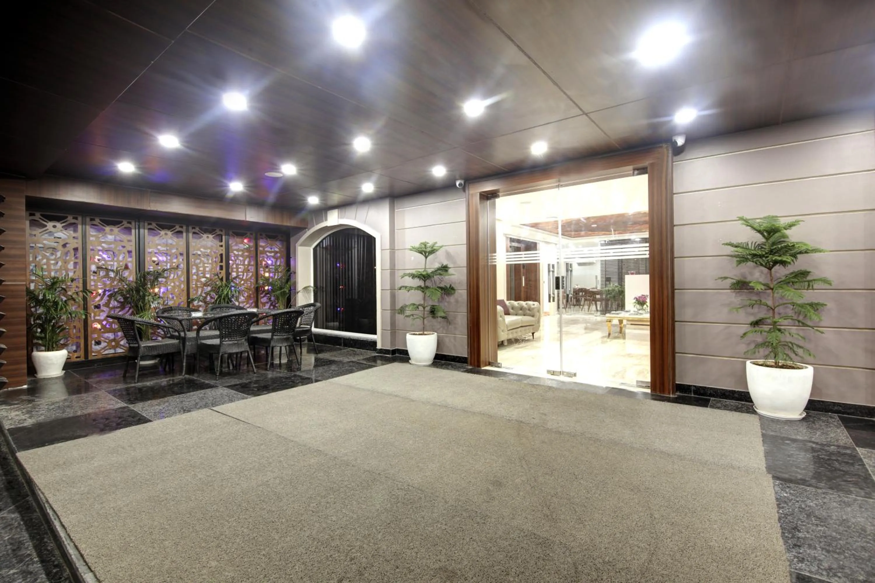 Property building in Hotel 91 Millennium Huda