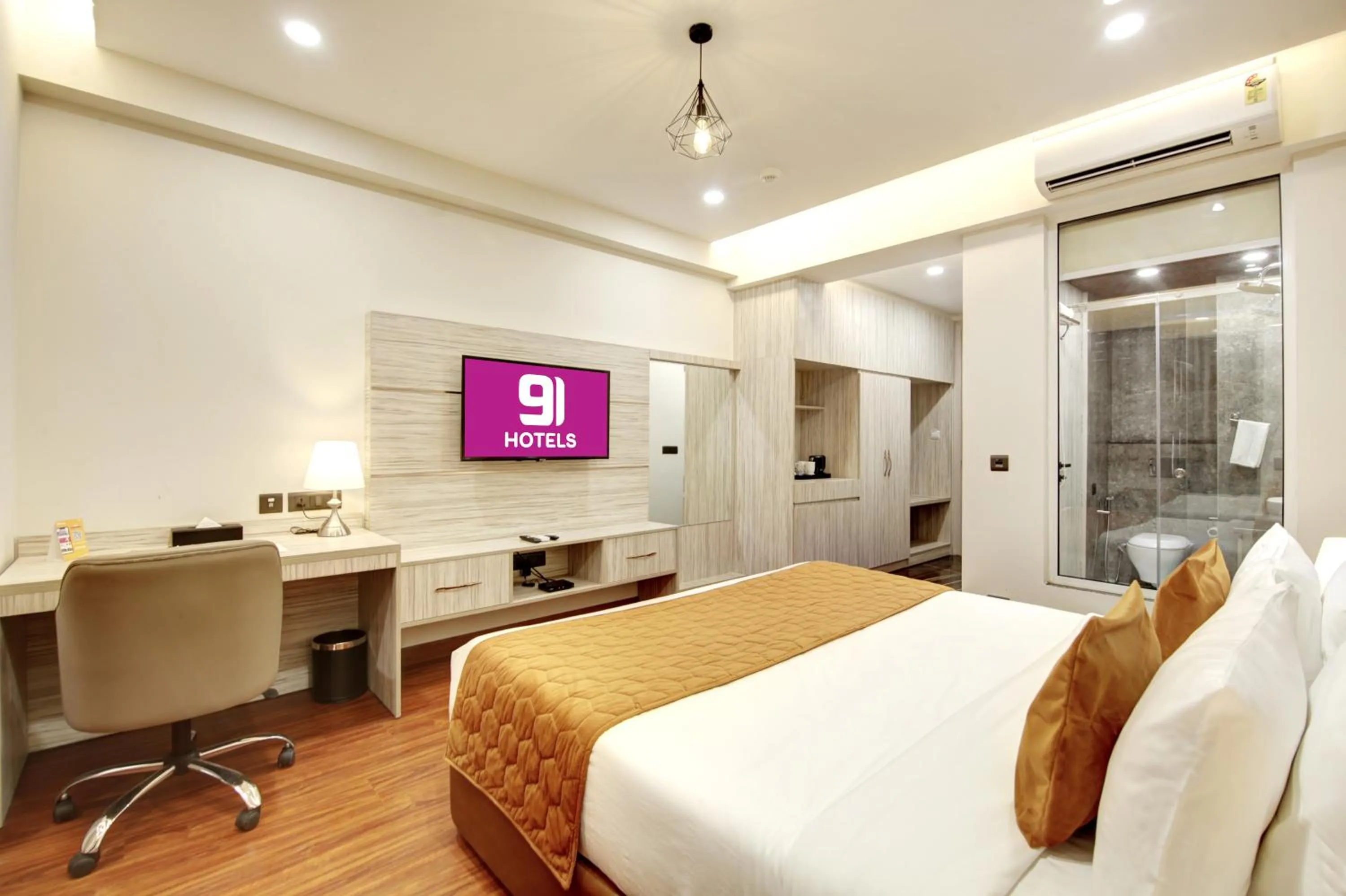 Bathroom, Bed in Hotel 91 Millennium Huda