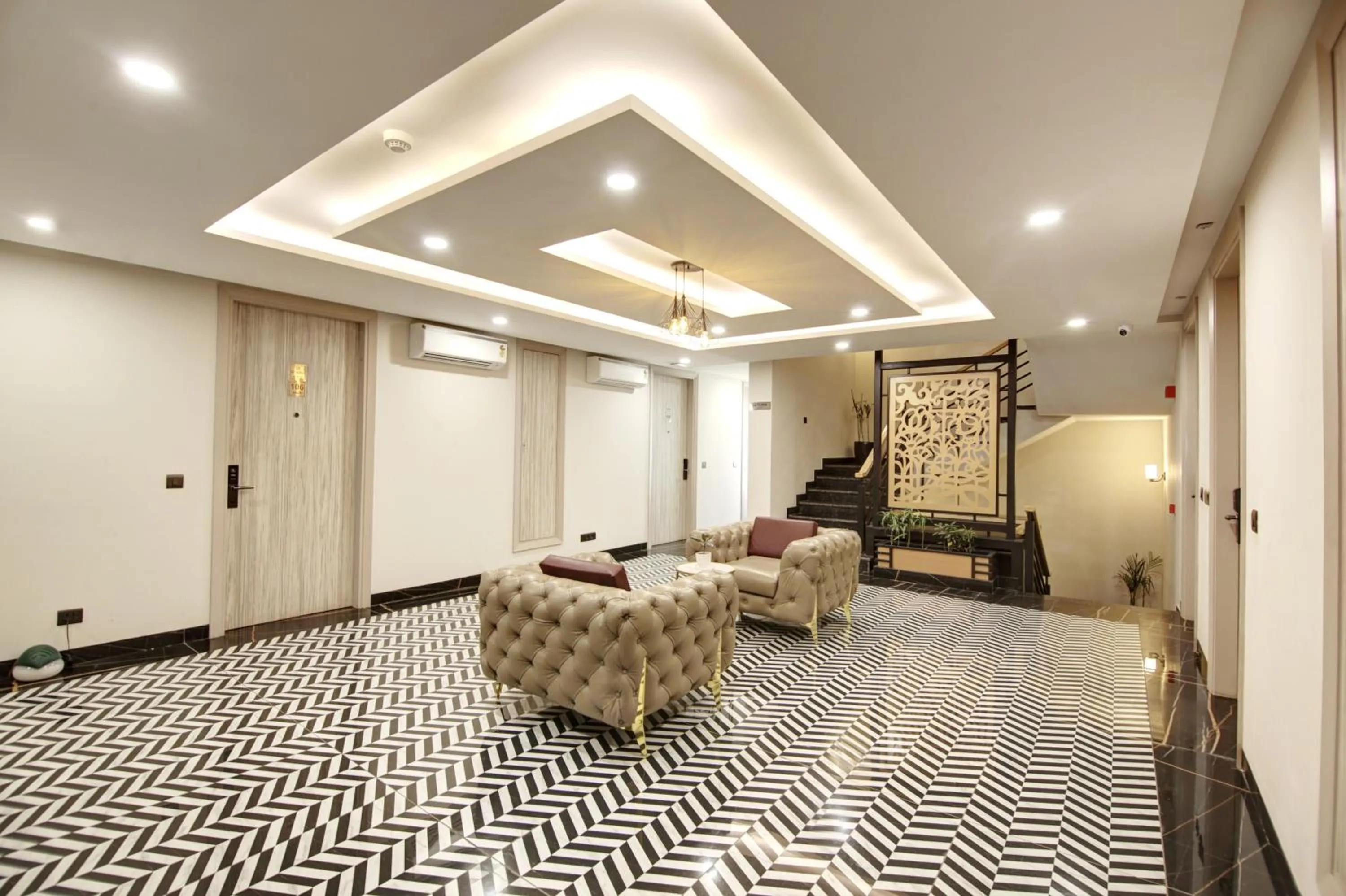 Property building in Hotel 91 Millennium Huda