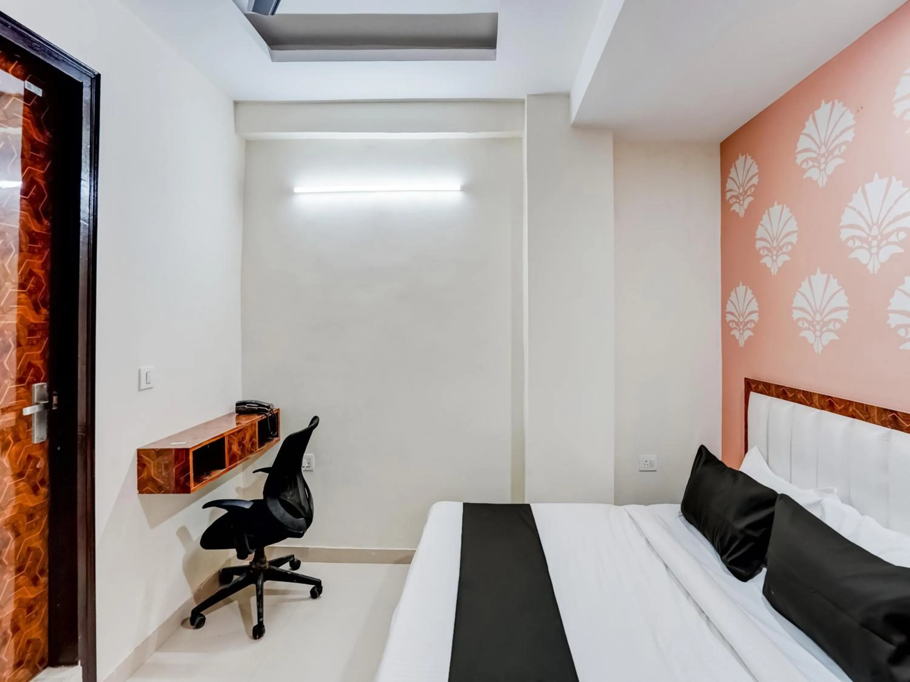 Bedroom, Bed in Hotel O The Moon