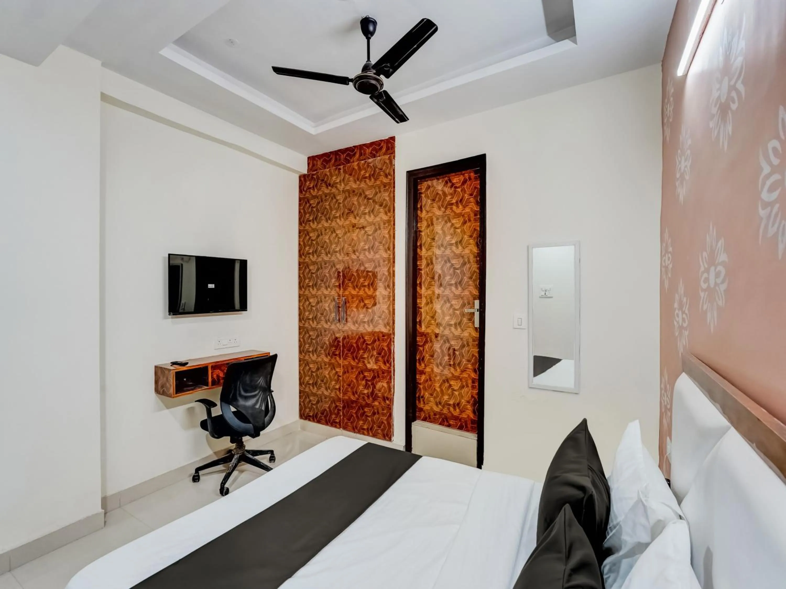 Bedroom, Bed in Hotel O The Moon