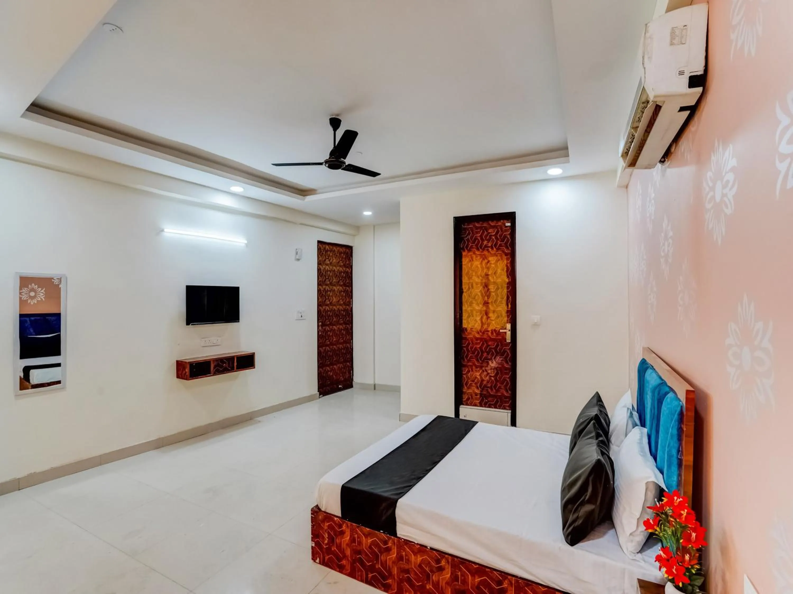 Bedroom, Bed in Hotel O The Moon