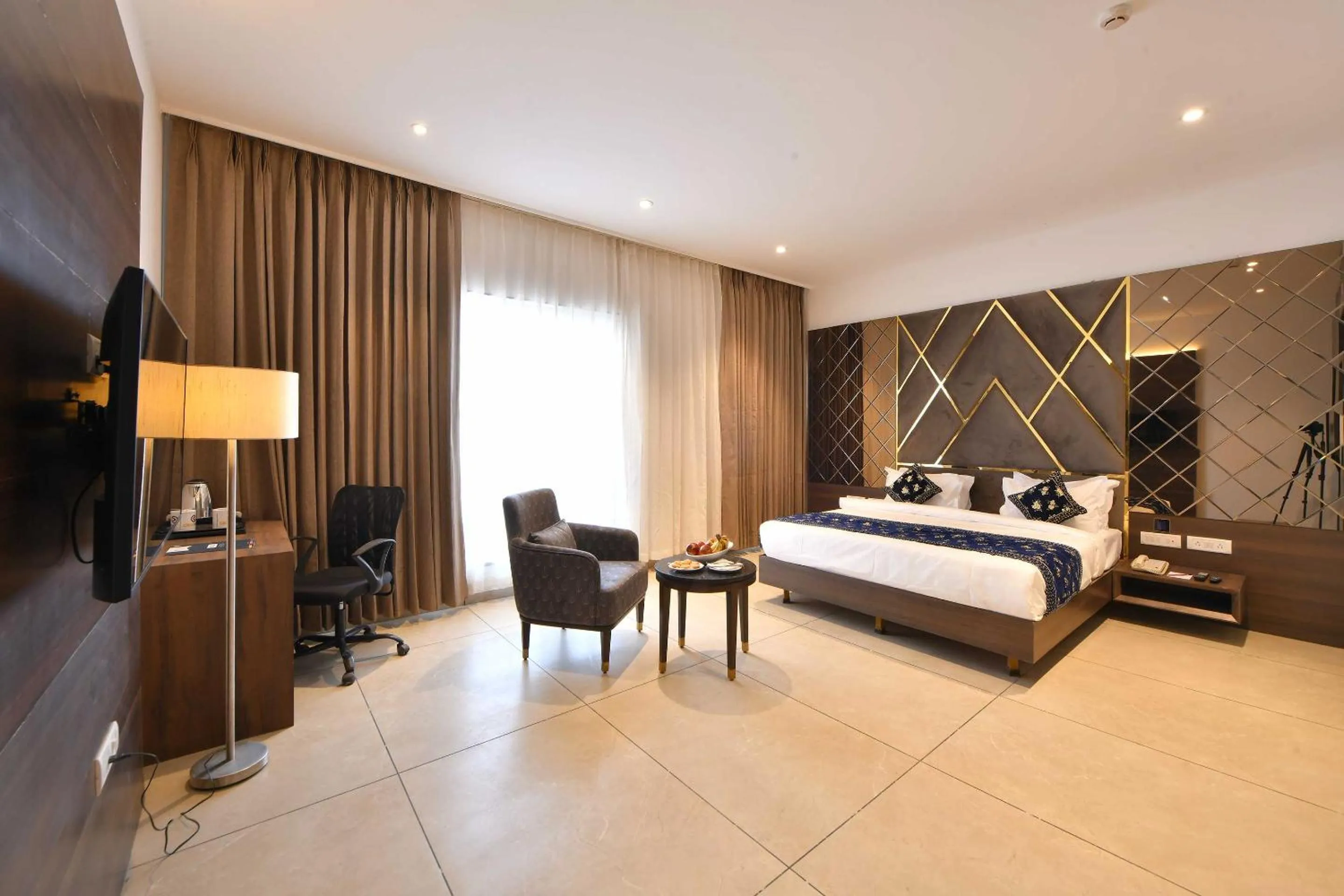Bedroom, Bed in Clubhouse Hotel Morbi