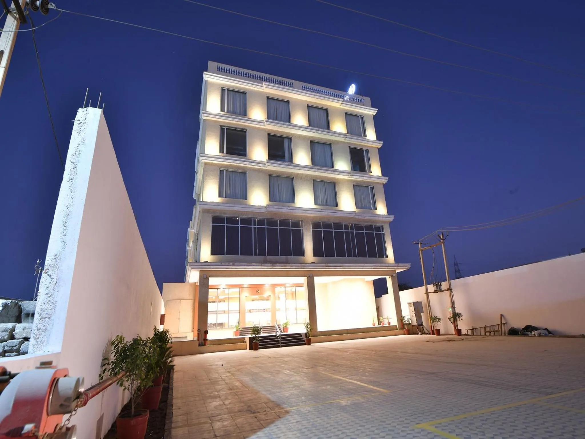 Clubhouse Hotel by CheckIn Morbi