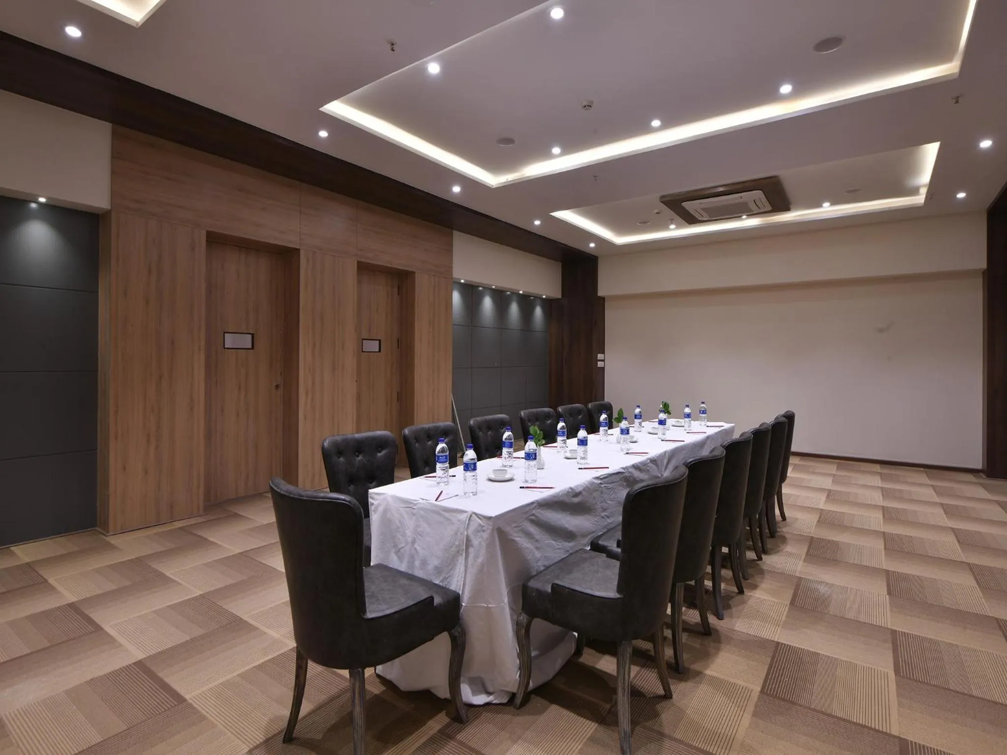 Clubhouse Hotel by CheckIn Morbi