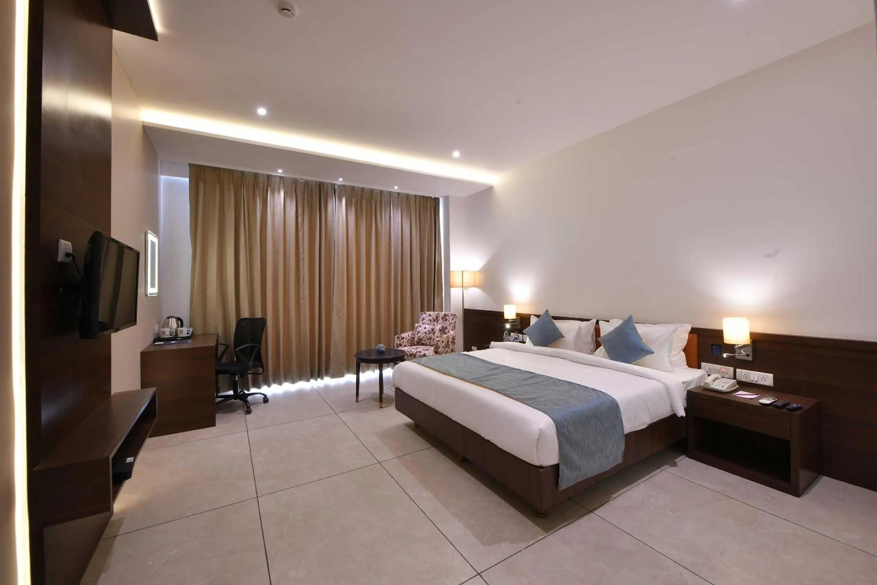 Bedroom, Bed in Clubhouse Hotel Morbi