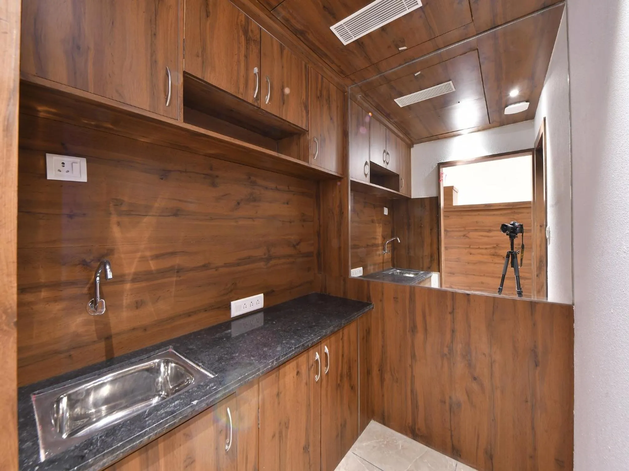 Clubhouse Hotel by CheckIn Morbi