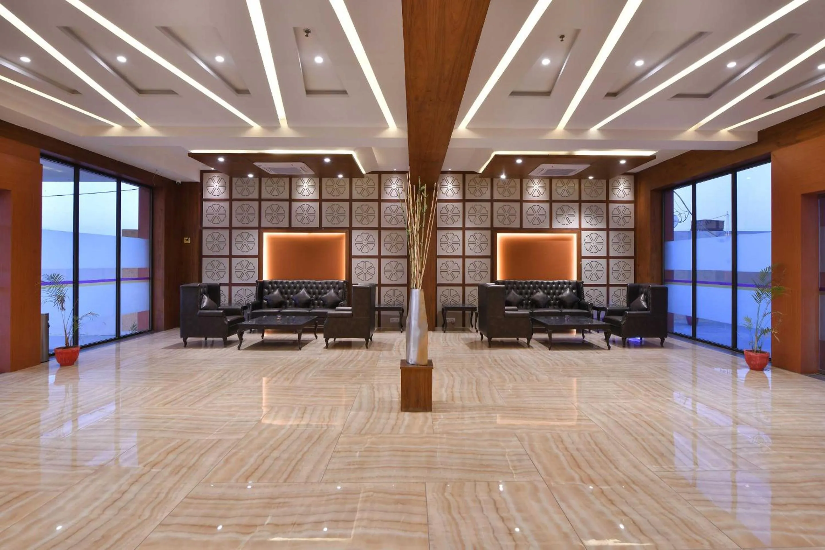 Lobby or reception in Clubhouse Hotel Morbi