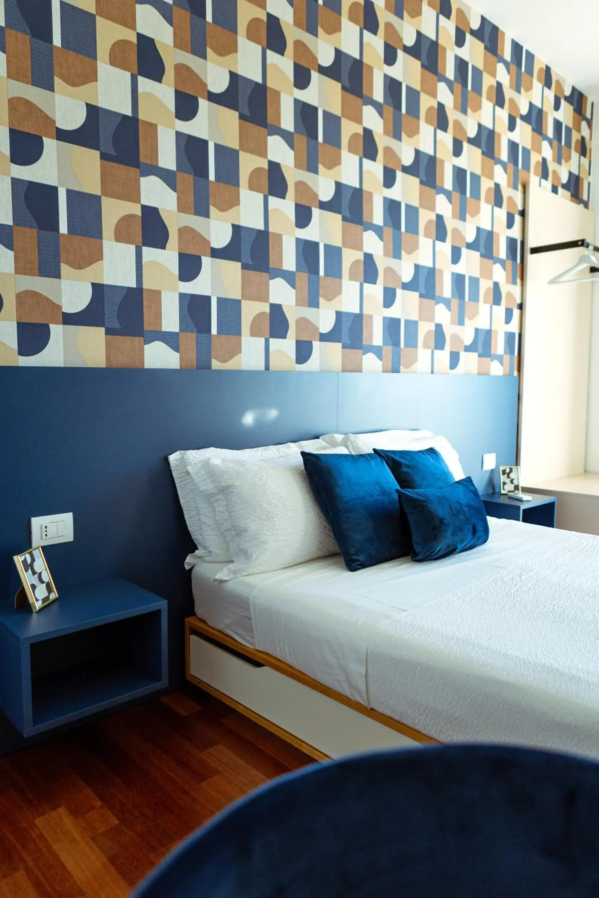 Double Room with Private Bathroom and Balcony in B&B Best Hostel Milano Double Room with Private Bathroom and Balcony in B&B Best Hostel Milano