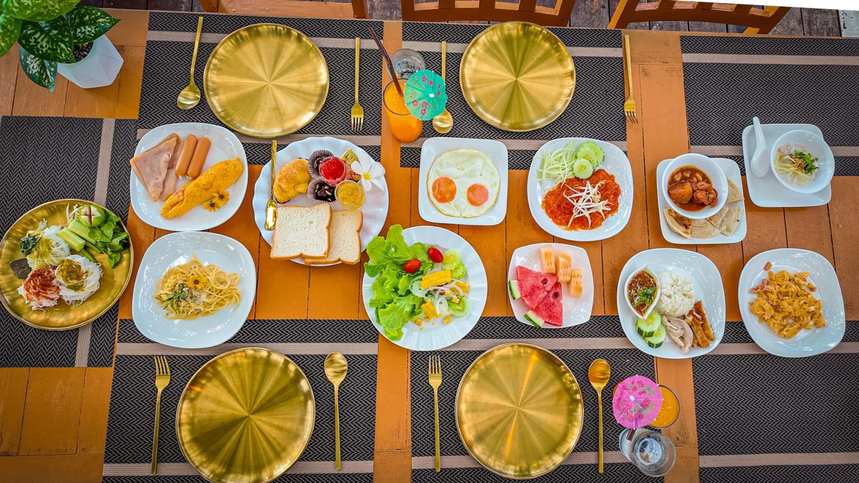 Breakfast in Hotel Villa AoKhanom Beachfront