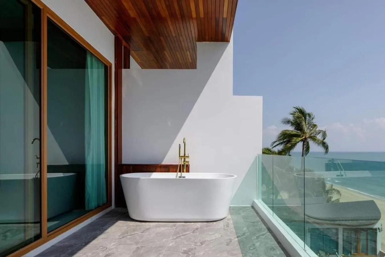 Balcony/Terrace in Hotel Villa AoKhanom Beachfront