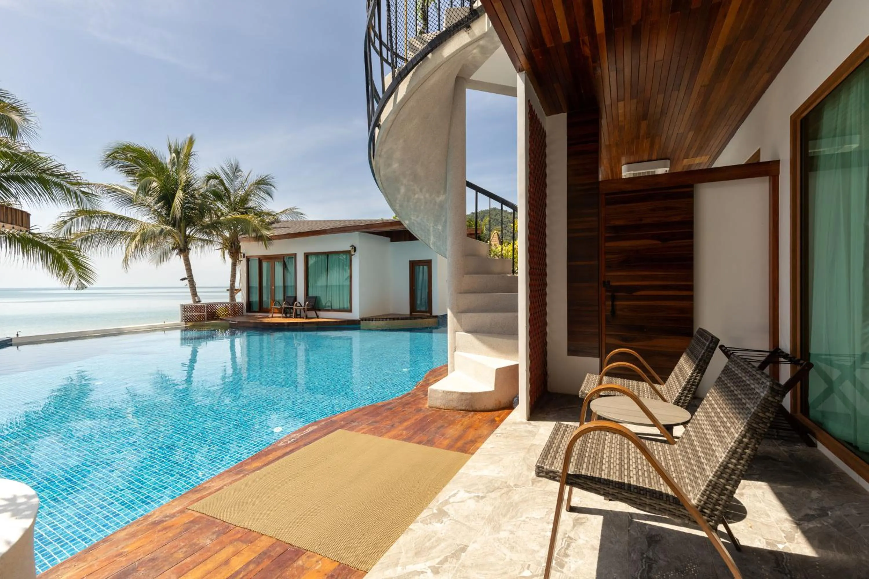 Patio in Hotel Villa AoKhanom Beachfront