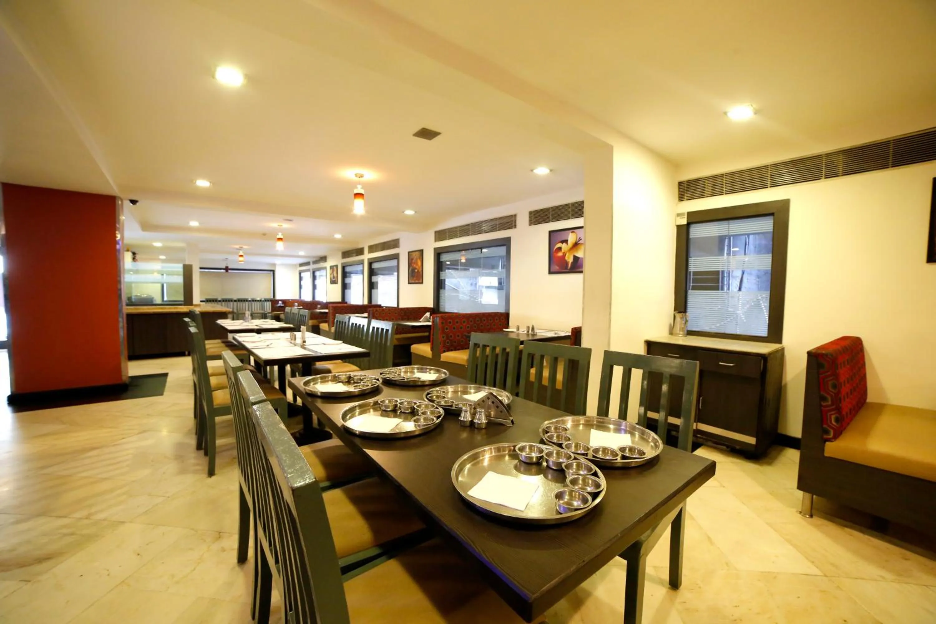 Restaurant/places to eat in Click Hotel Yuvraj