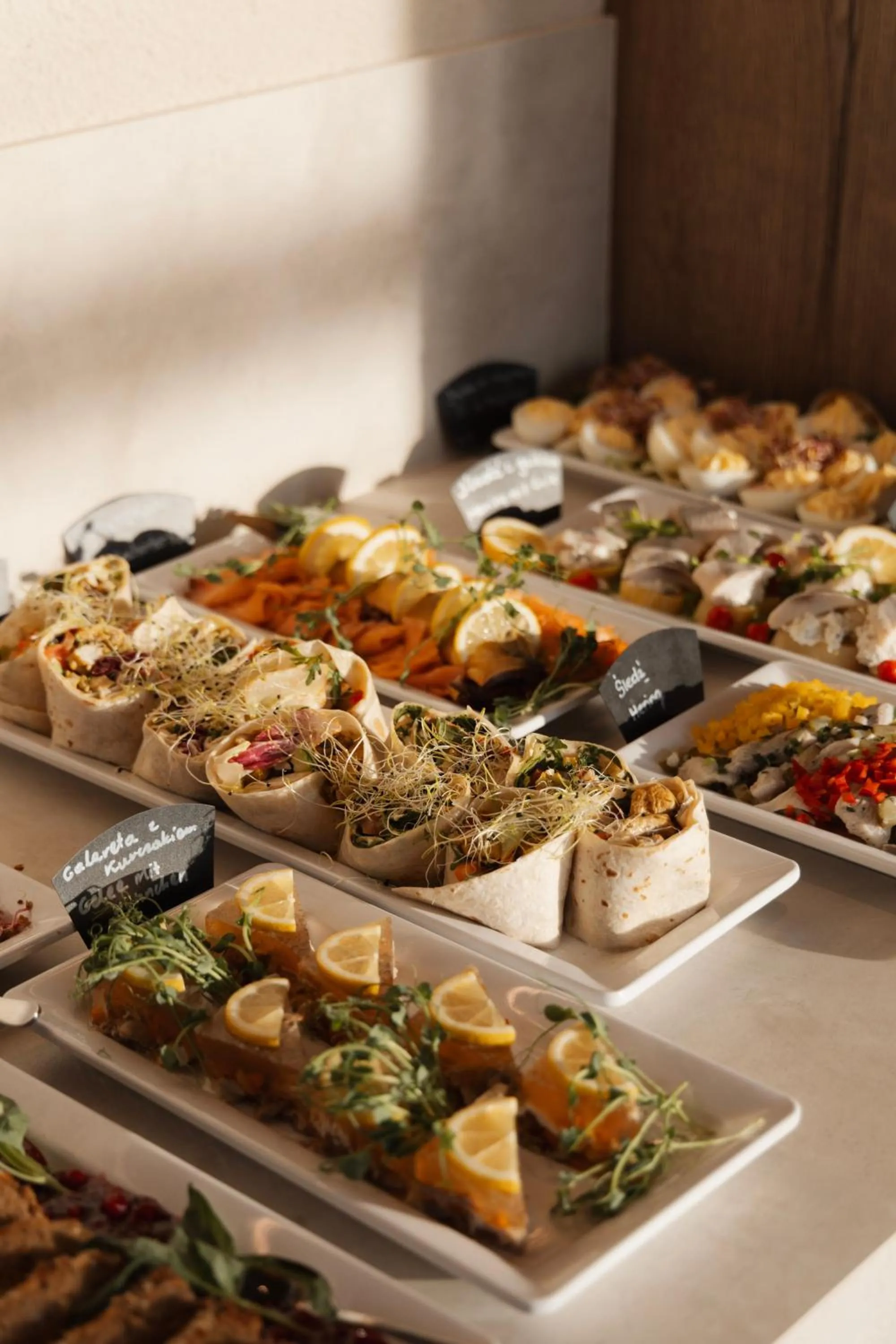 Restaurant/places to eat in Hotel GLAR Conference & SPA