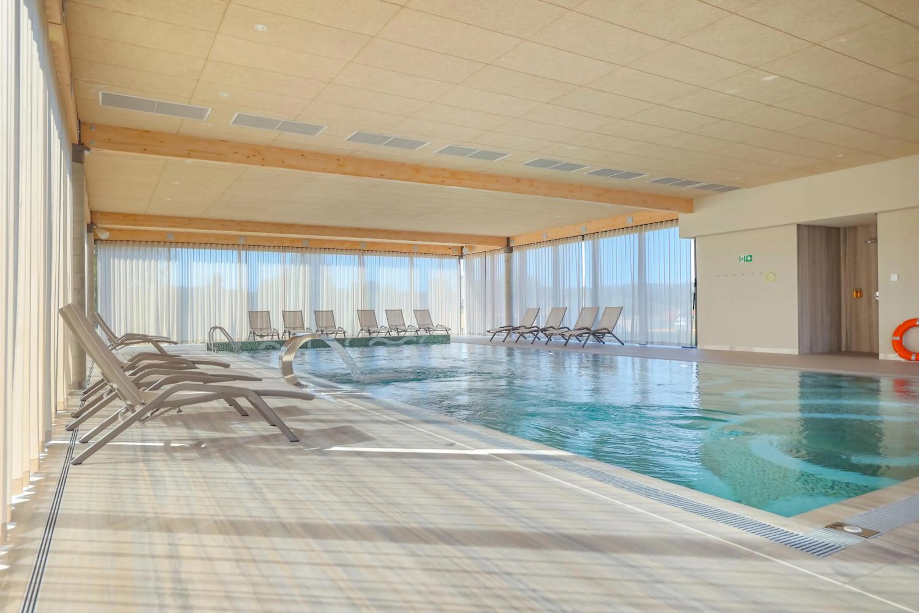 Swimming pool in Hotel GLAR Conference & SPA