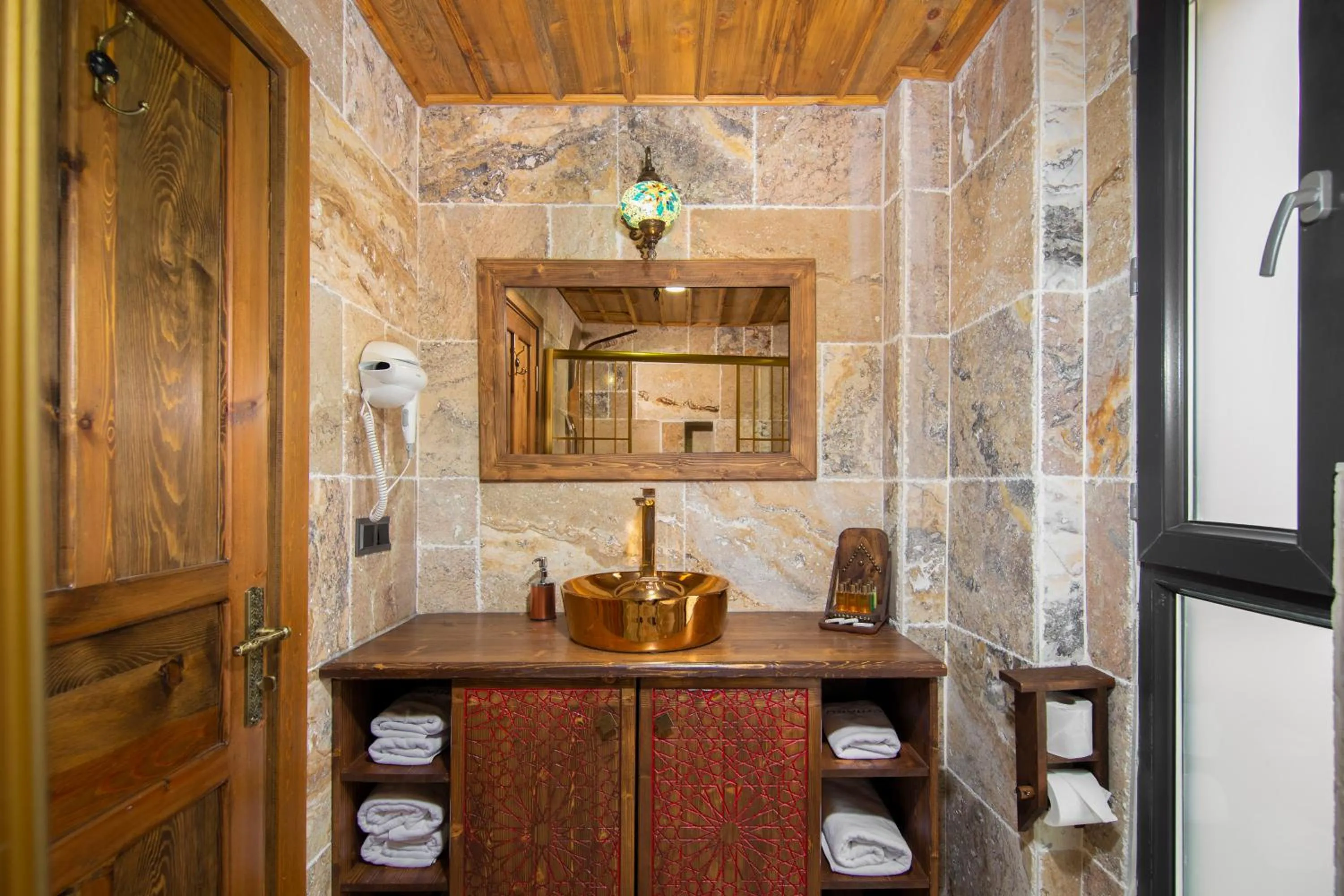 Bathroom in Cappadocia Chiaro