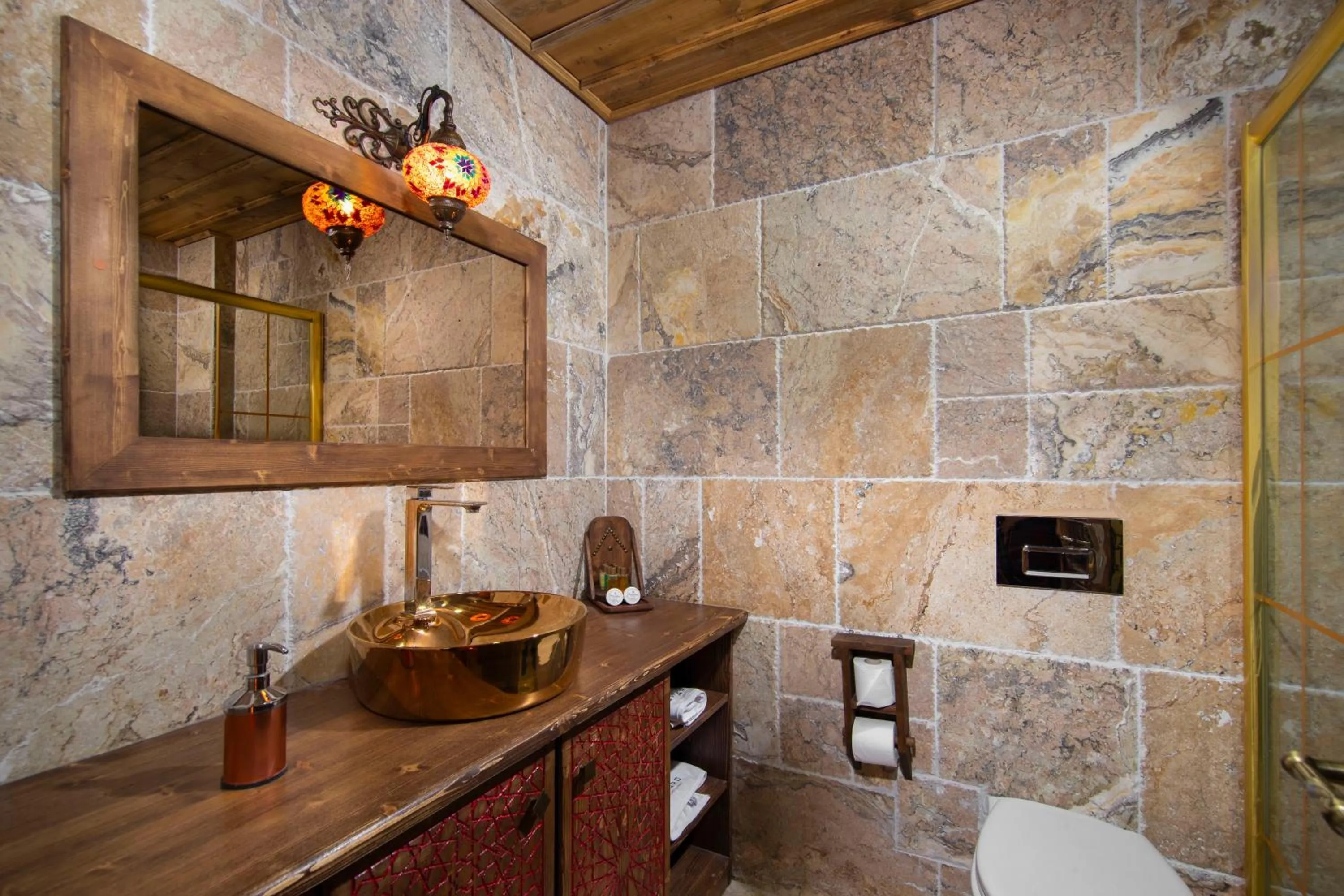 Bathroom in Cappadocia Chiaro