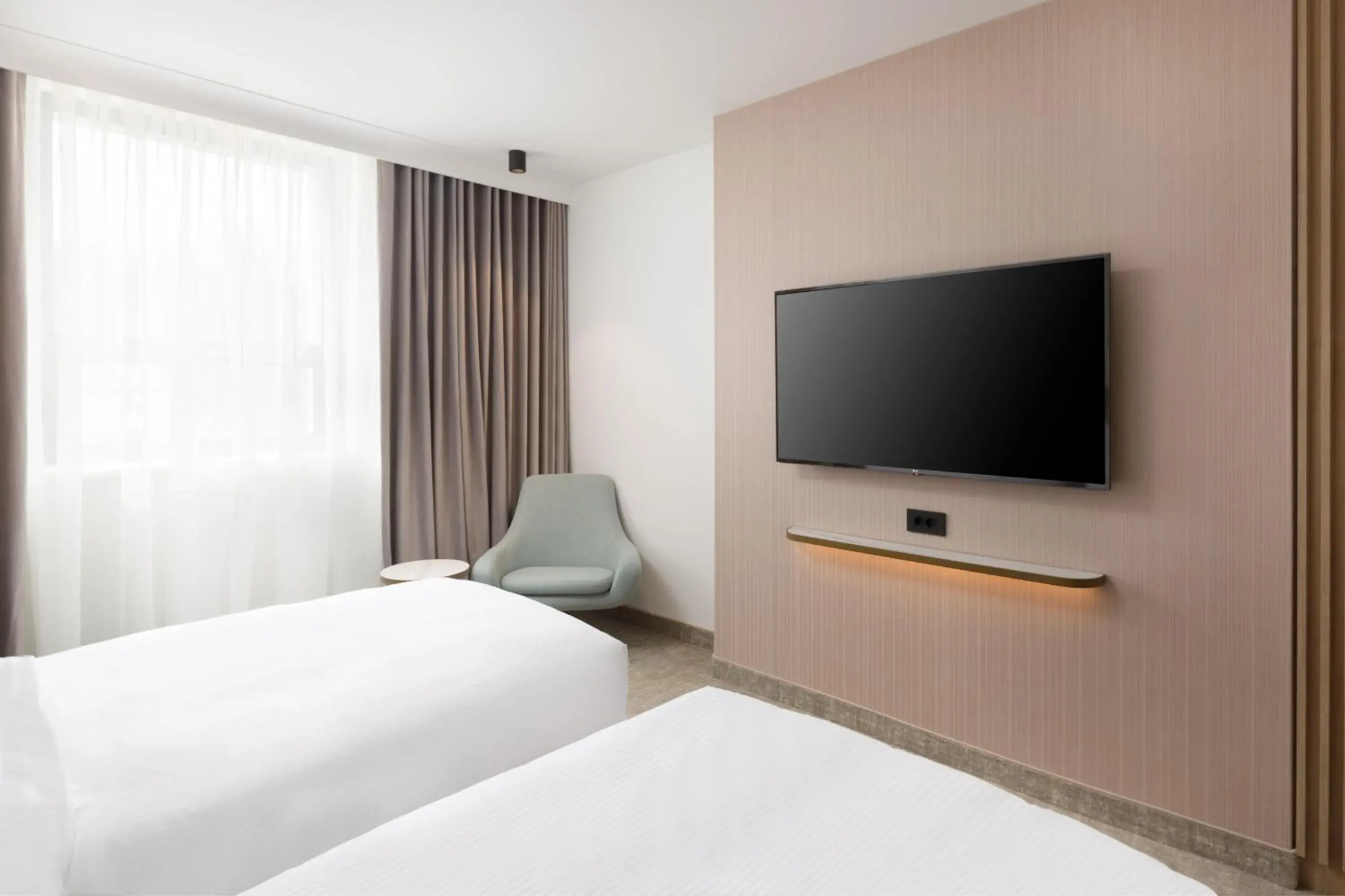 Standard Twin Room with City View in Courtyard by Marriott Cluj - Napoca Downtown Standard Twin Room with City View in Courtyard by Marriott Cluj - Napoca Downtown