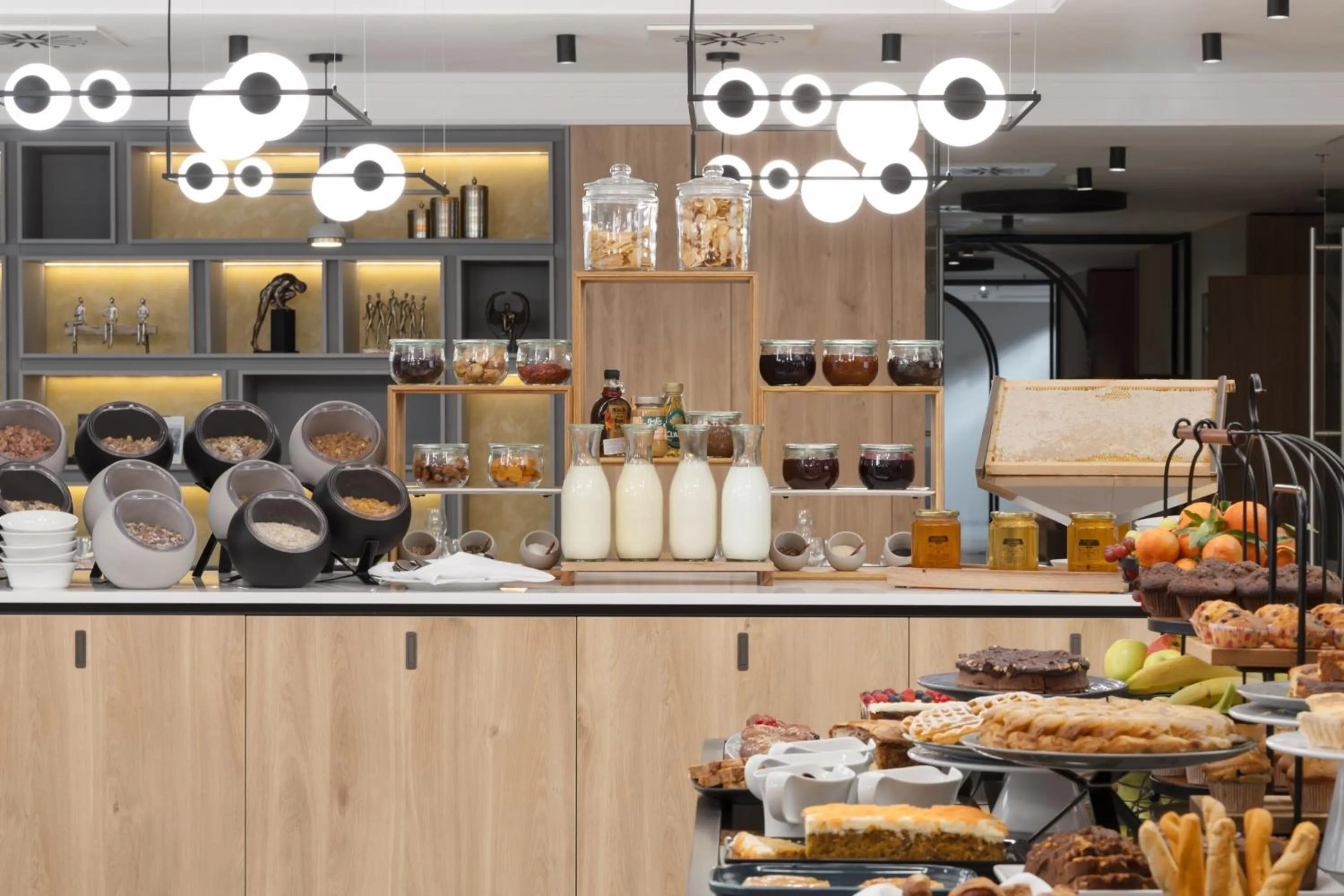 Breakfast in Courtyard by Marriott Cluj - Napoca Downtown