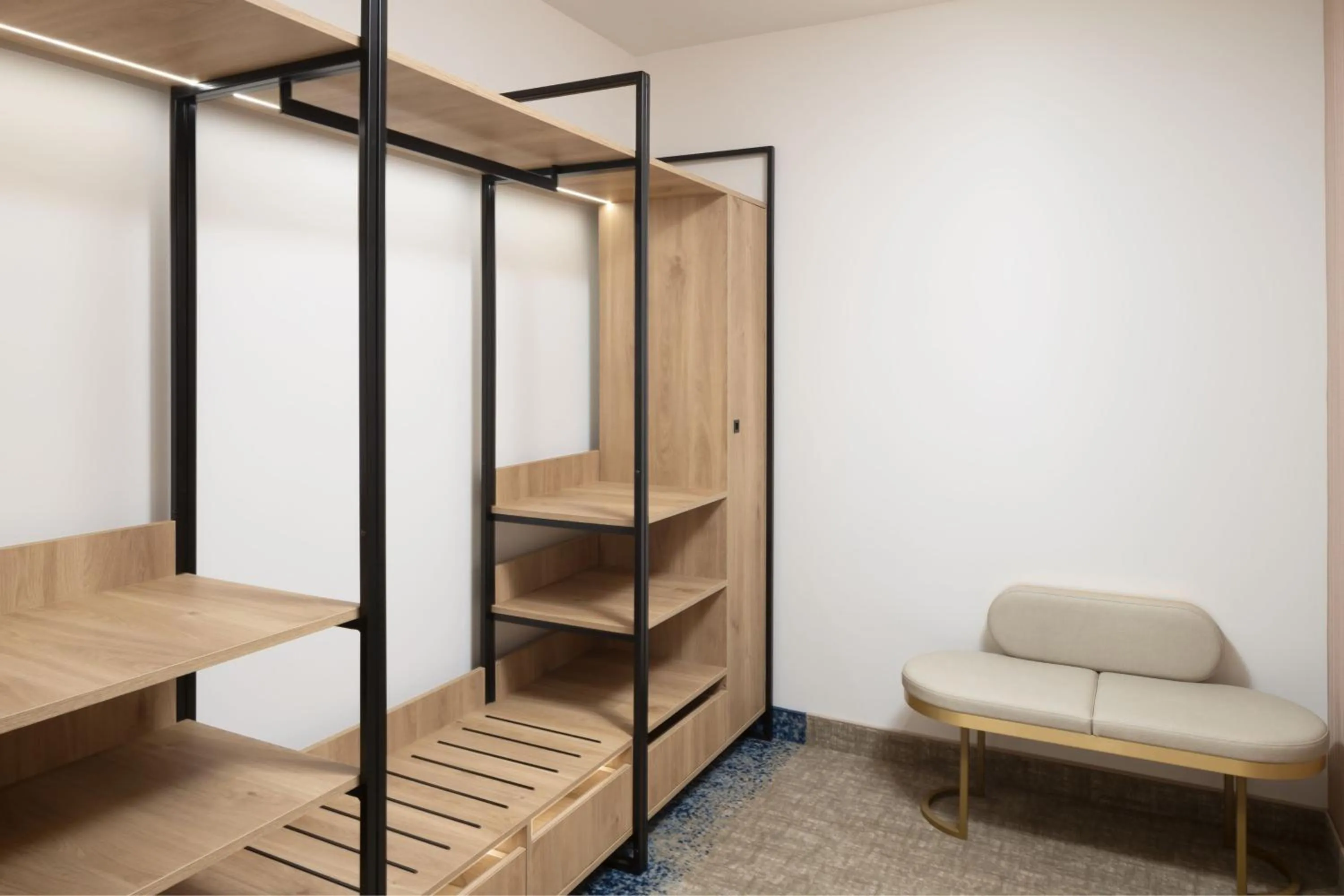 Photo of the whole room, Bed in Courtyard by Marriott Cluj - Napoca Downtown