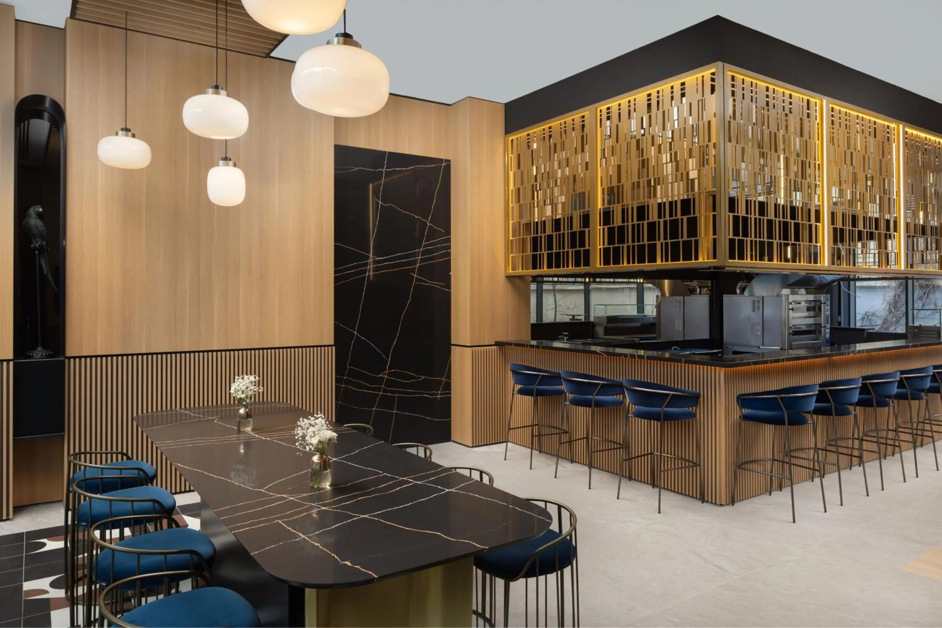 Restaurant/places to eat in Courtyard by Marriott Cluj - Napoca Downtown