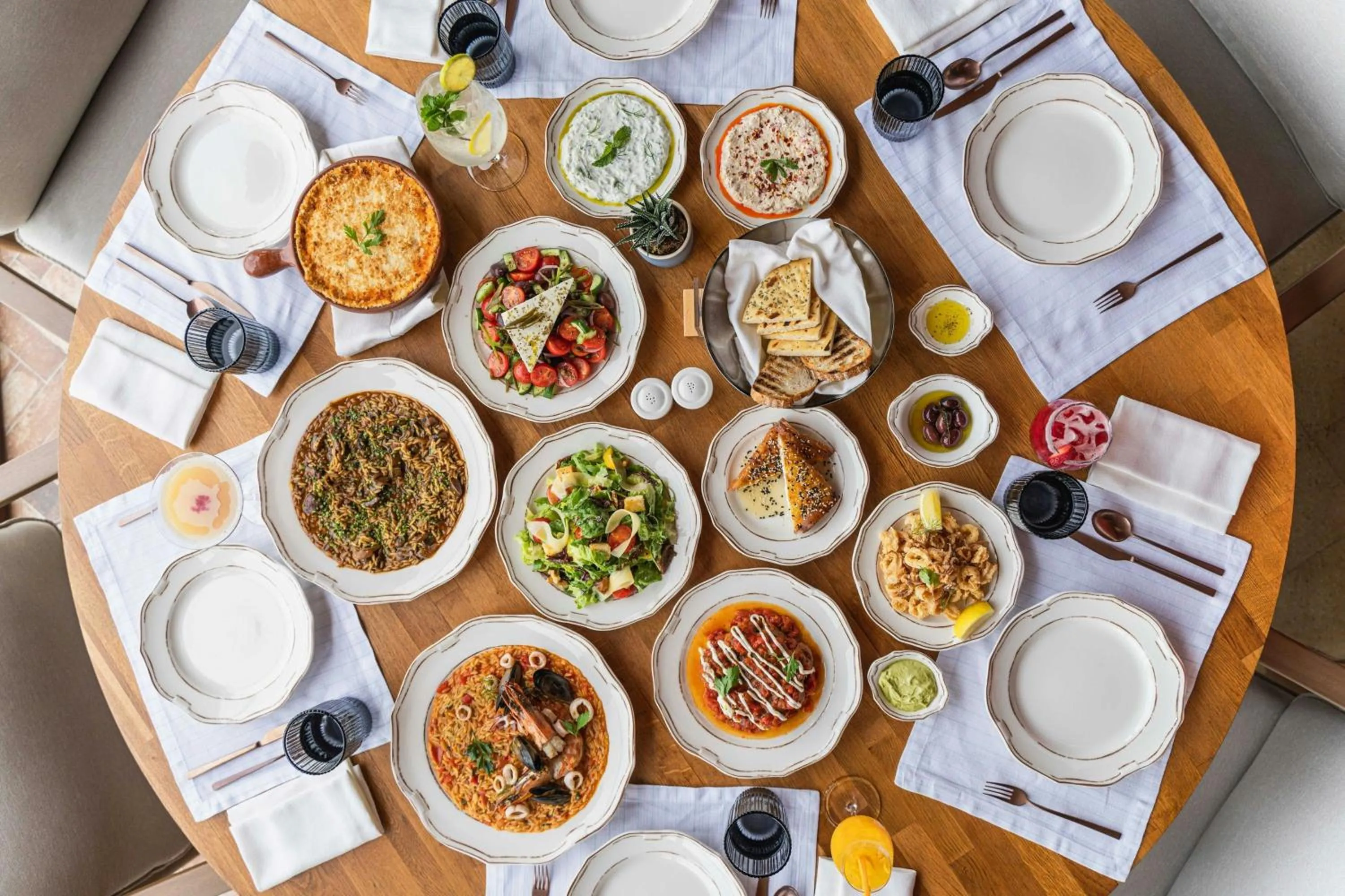 Restaurant/places to eat in The St. Regis Al Mouj Muscat Resort