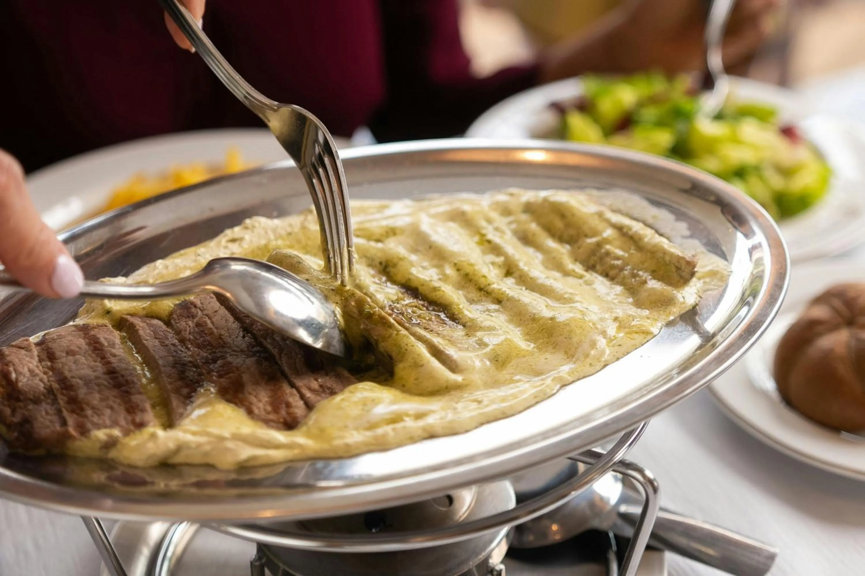 Restaurant/places to eat in The St. Regis Al Mouj Muscat Resort