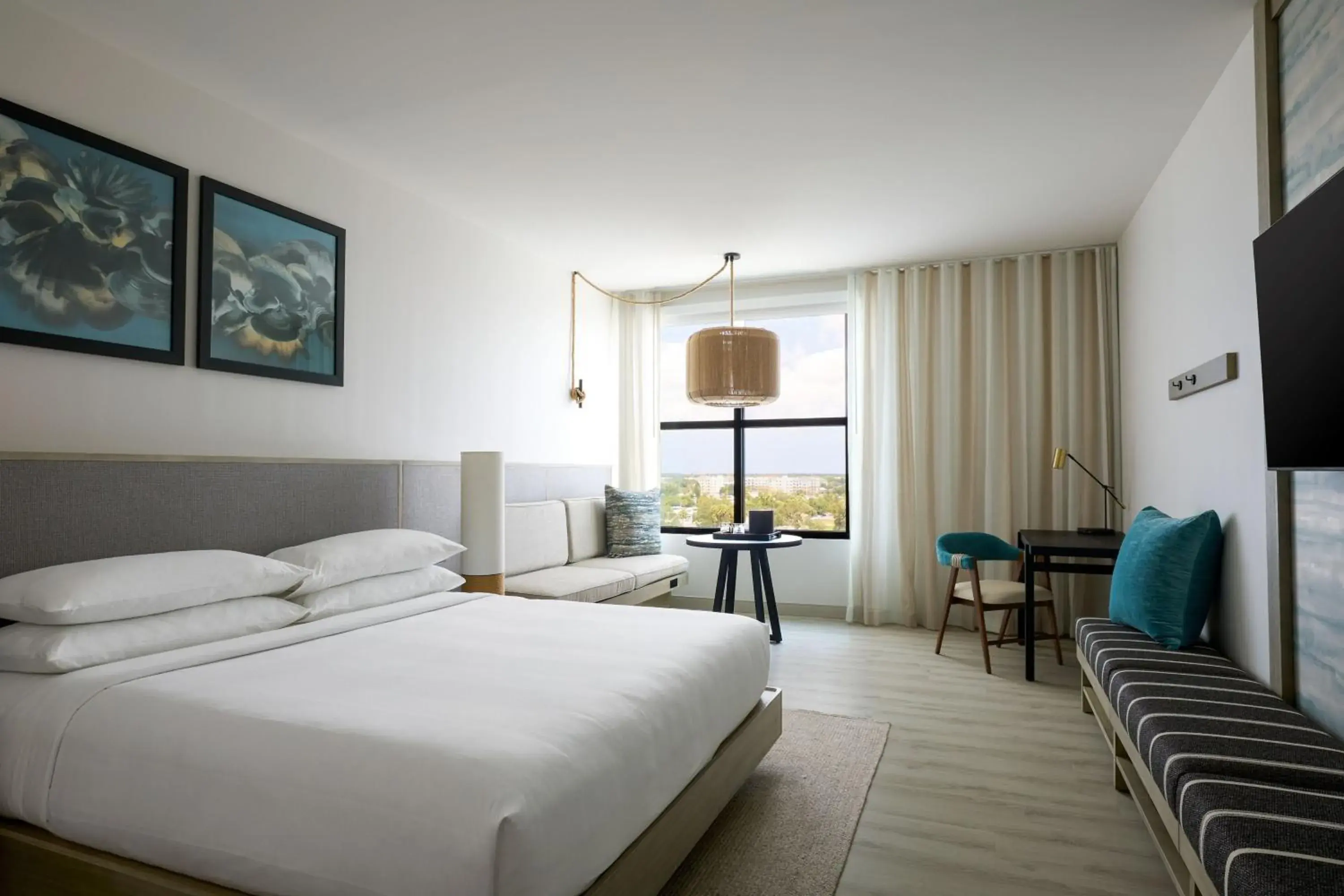 King Room with Pool View in Palmetto Marriott Resort & Spa King Room with Pool View in Palmetto Marriott Resort & Spa