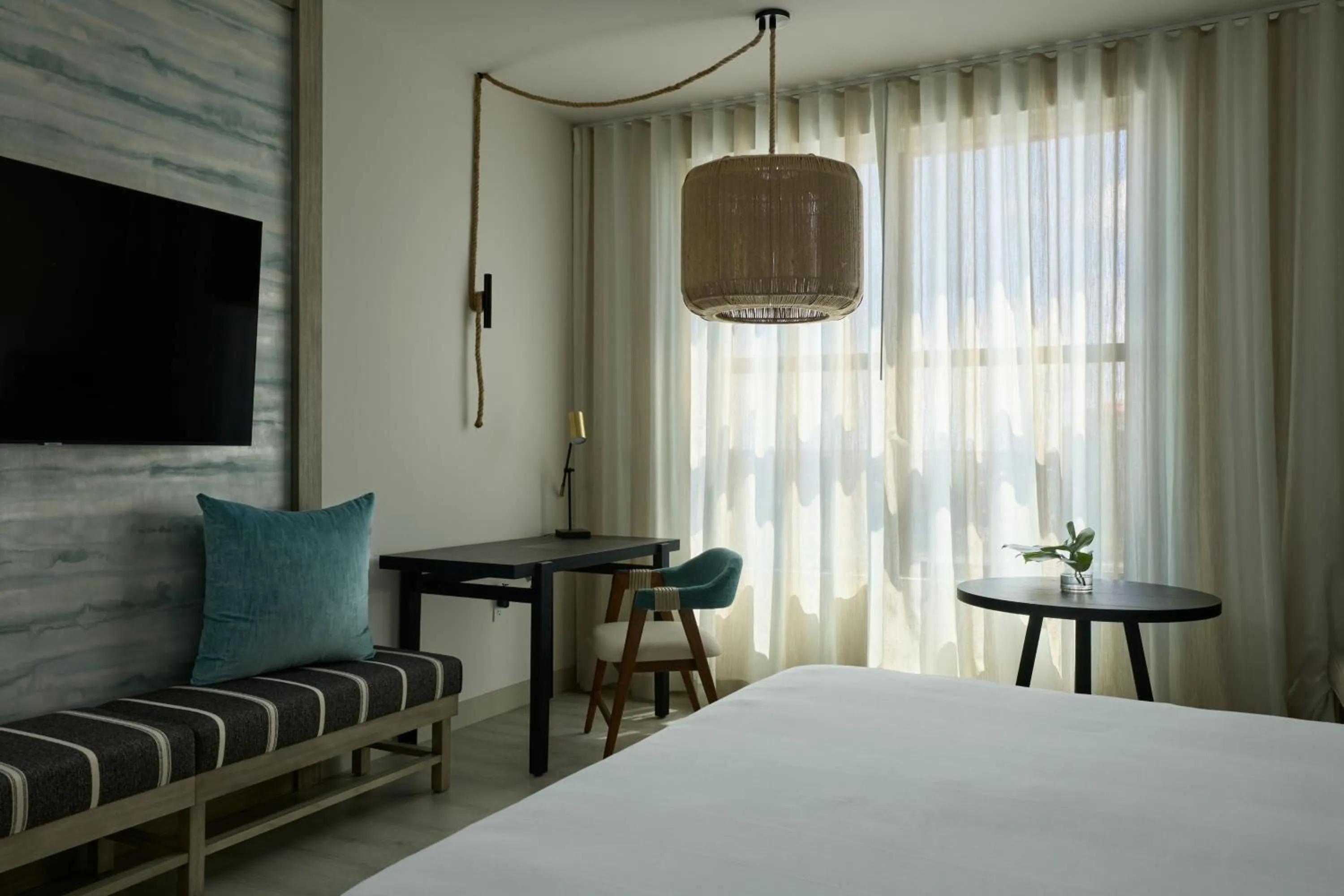 Photo of the whole room, Bed in Palmetto Marriott Resort & Spa