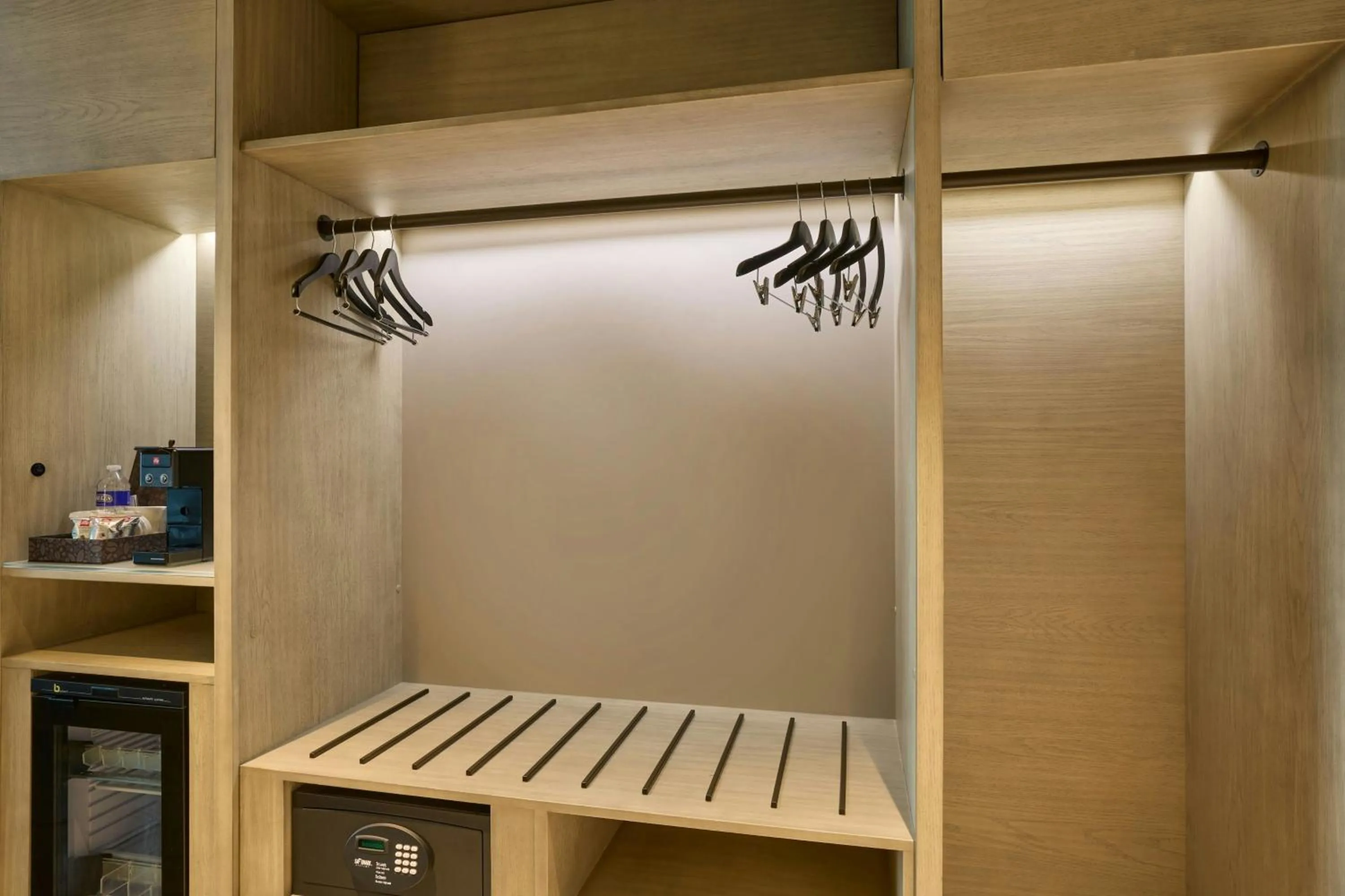 Photo of the whole room in Palmetto Marriott Resort & Spa