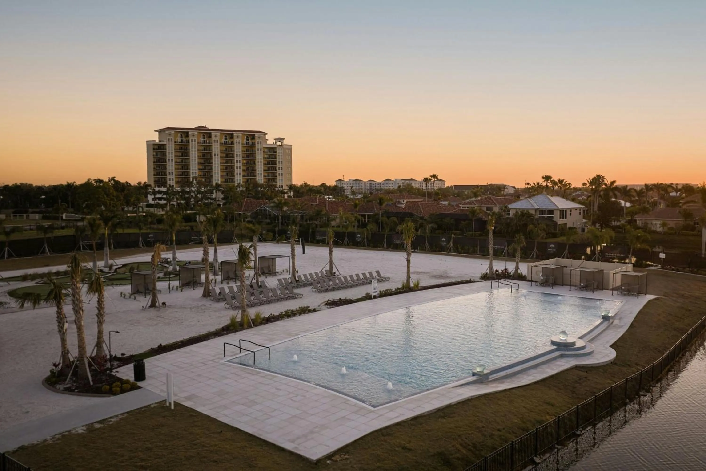Swimming pool in Palmetto Marriott Resort & Spa
