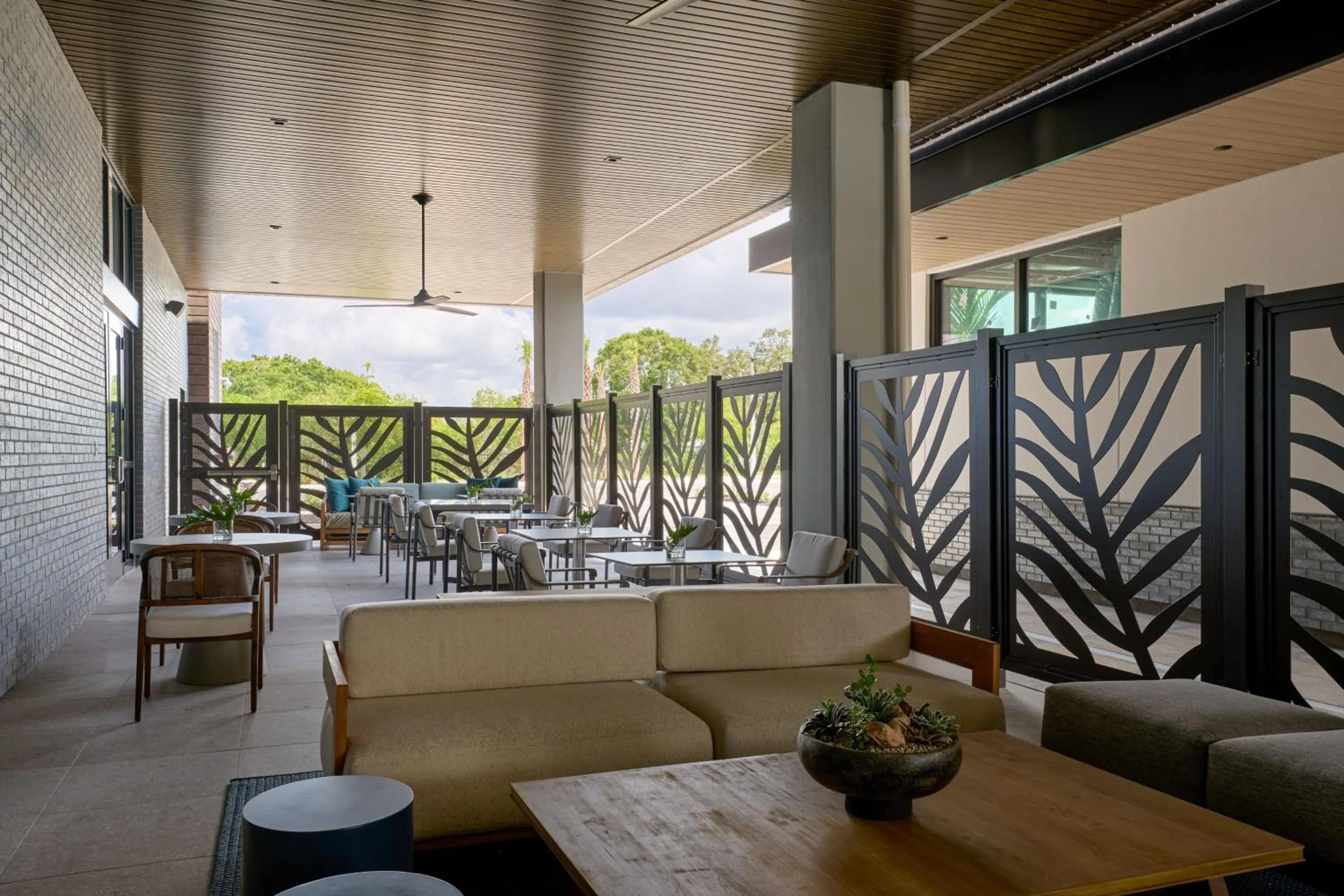 Lounge or bar in Palmetto Marriott Resort & Spa