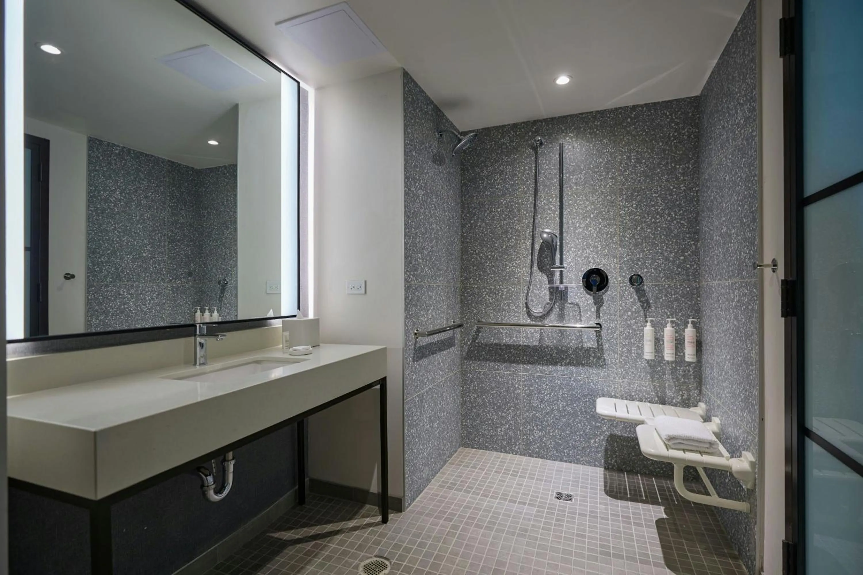 Bathroom in Palmetto Marriott Resort & Spa