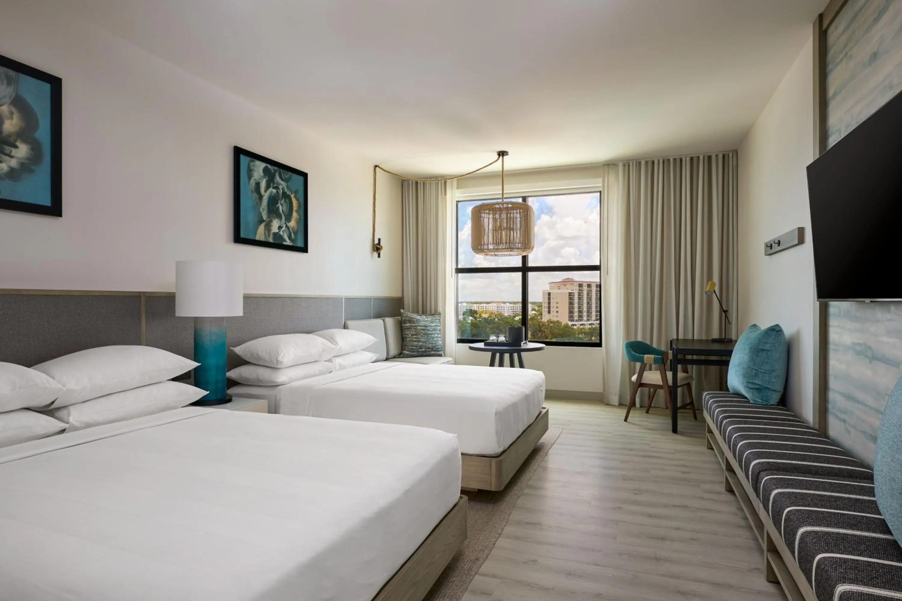 Photo of the whole room, Bed in Palmetto Marriott Resort & Spa