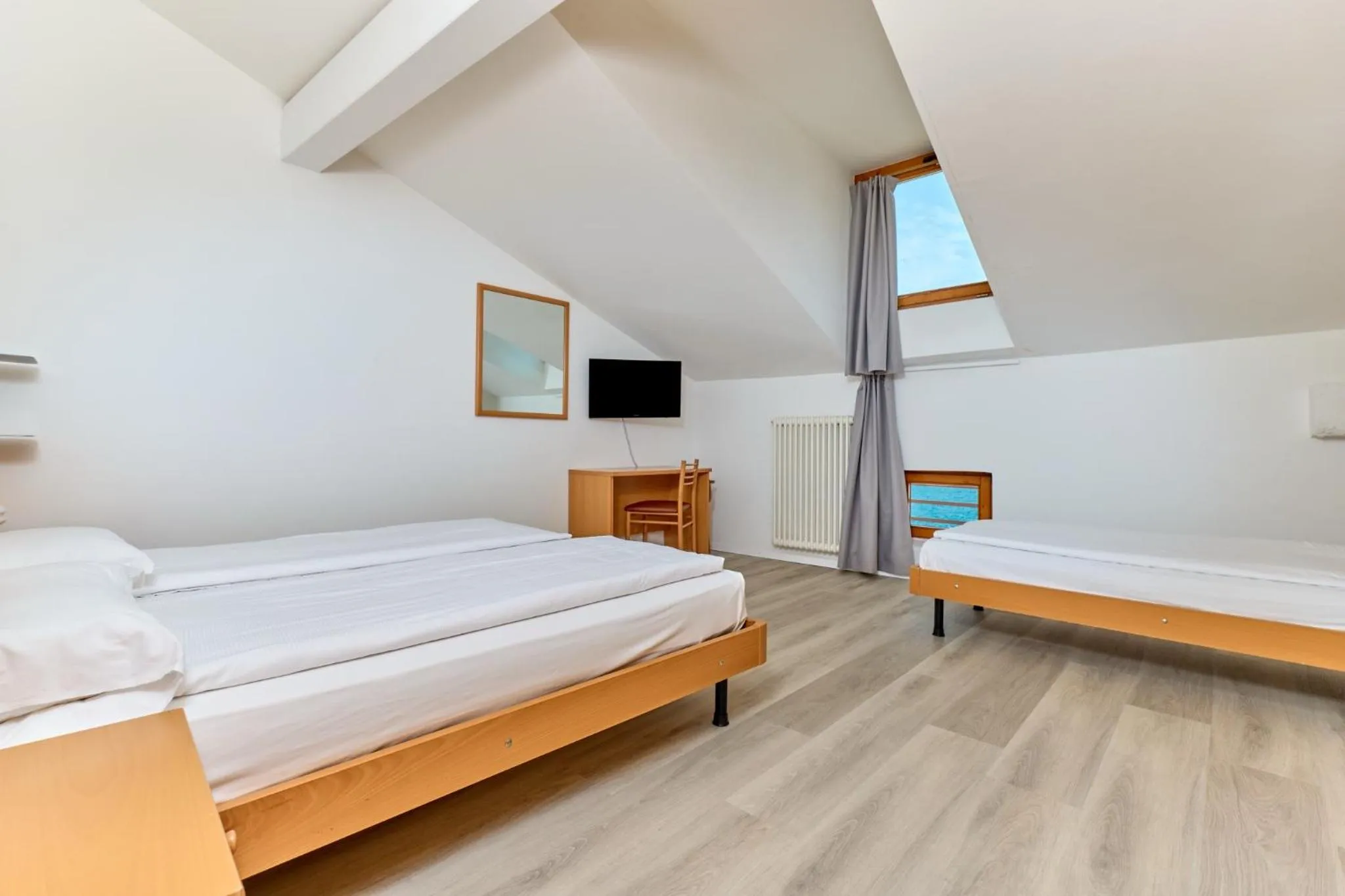 Bedroom, Bed in Hotel Geier