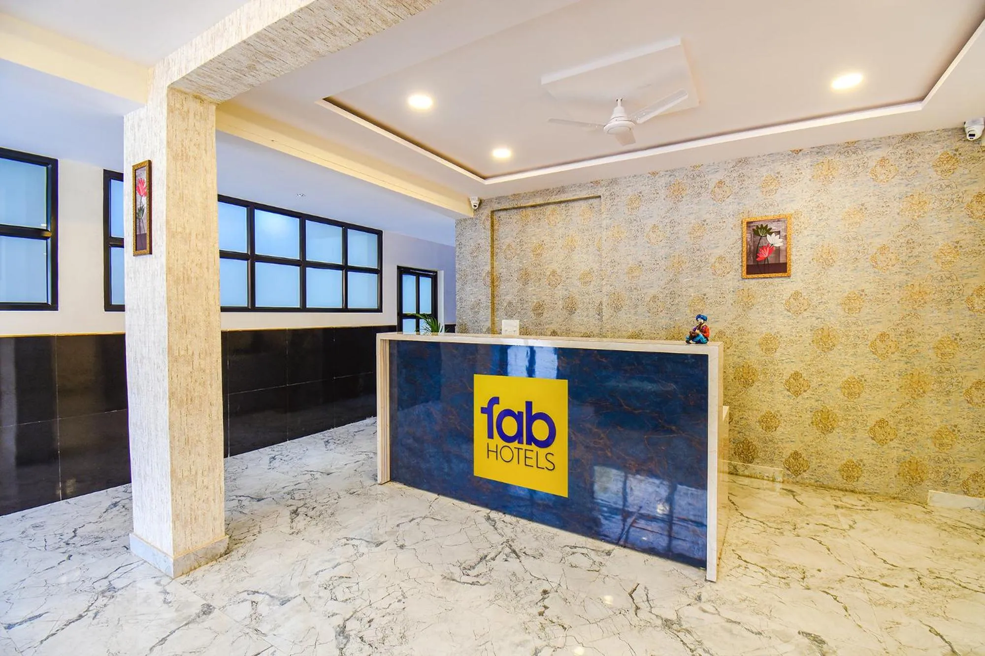 Lobby or reception in FabHotel Prime Esta Inn - Nr Twin Tower, Viman Nagar