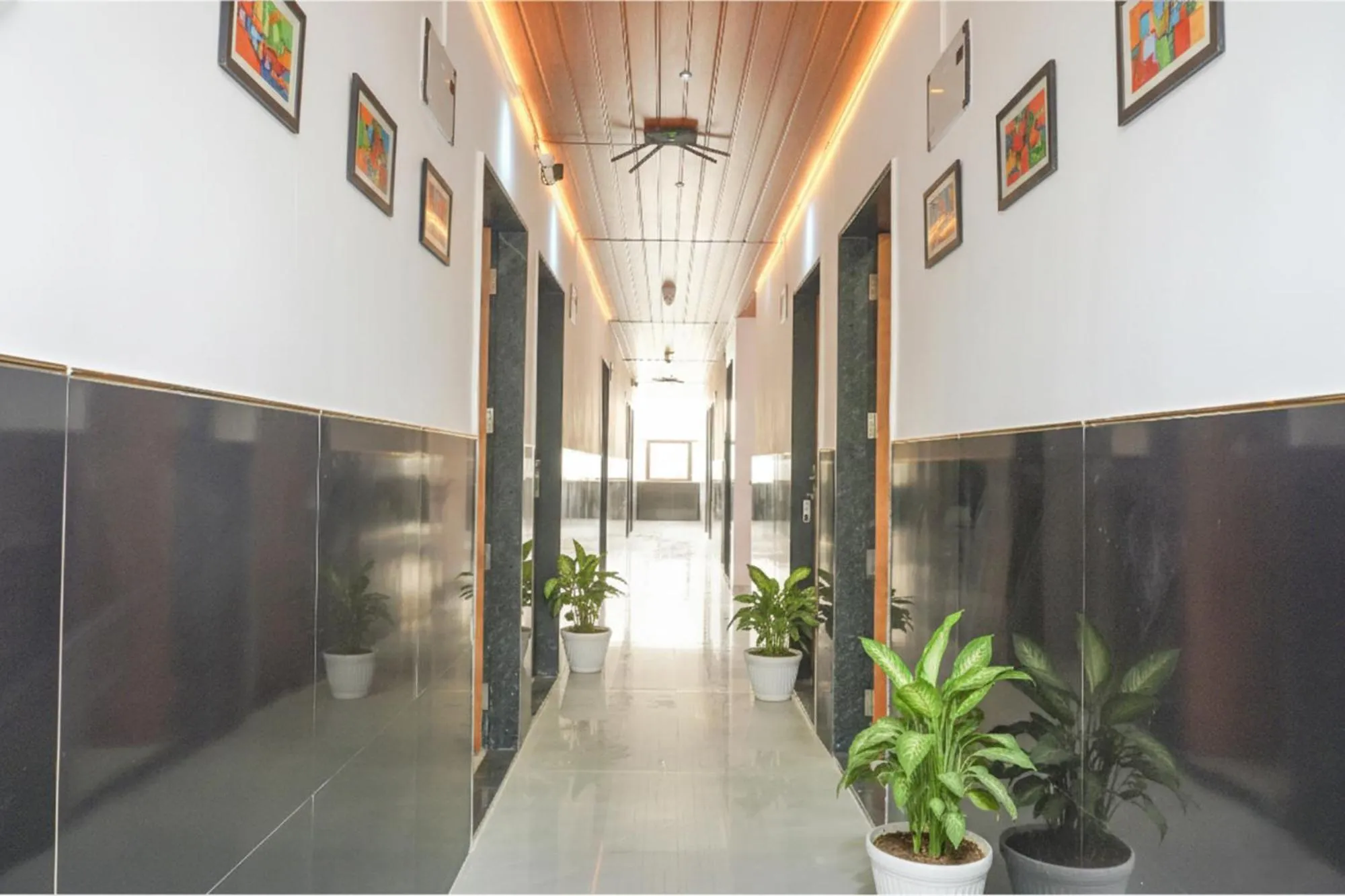 Lobby or reception in FabHotel Prime Esta Inn - Nr Twin Tower, Viman Nagar