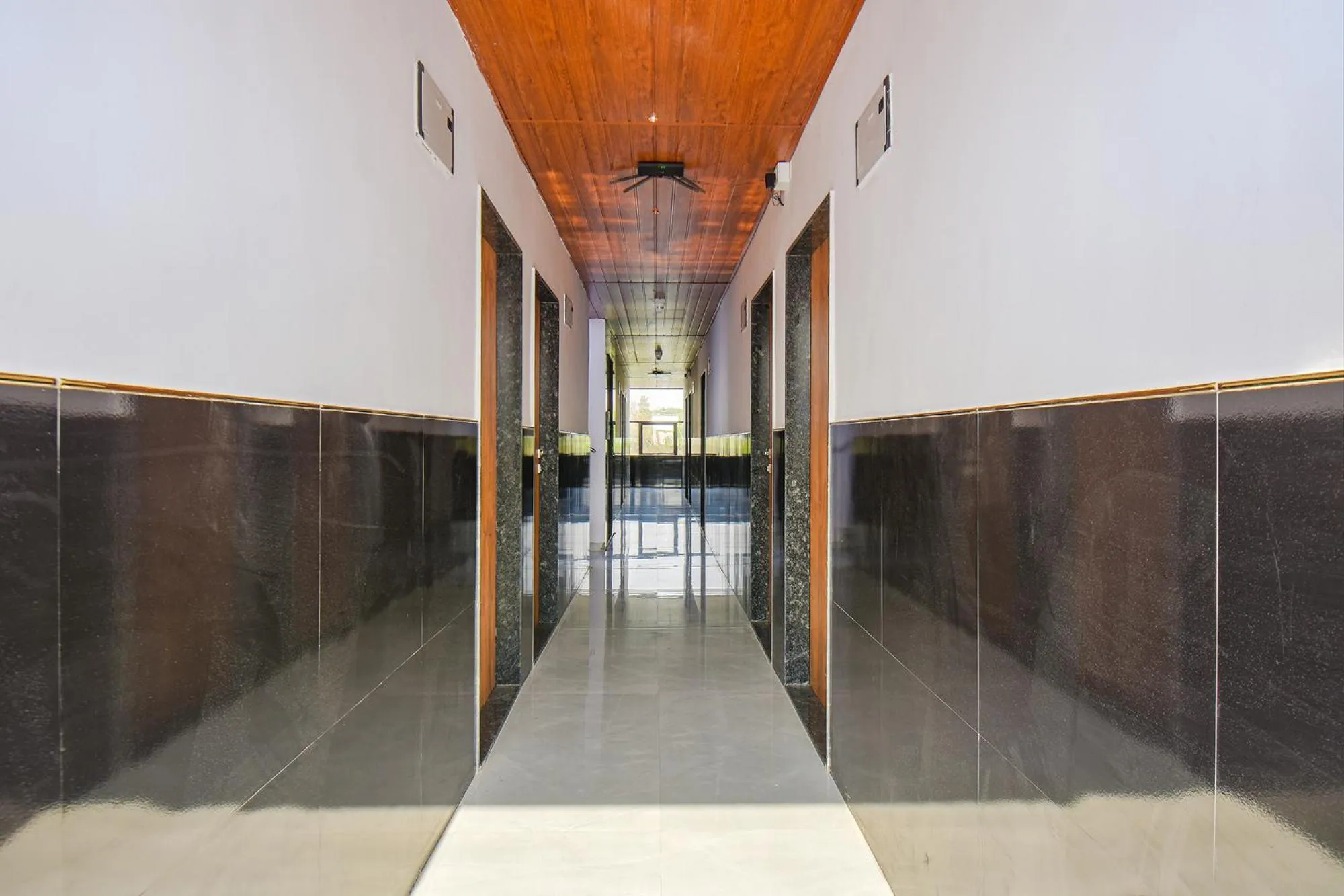 Lobby or reception in FabHotel Prime Esta Inn - Nr Twin Tower, Viman Nagar