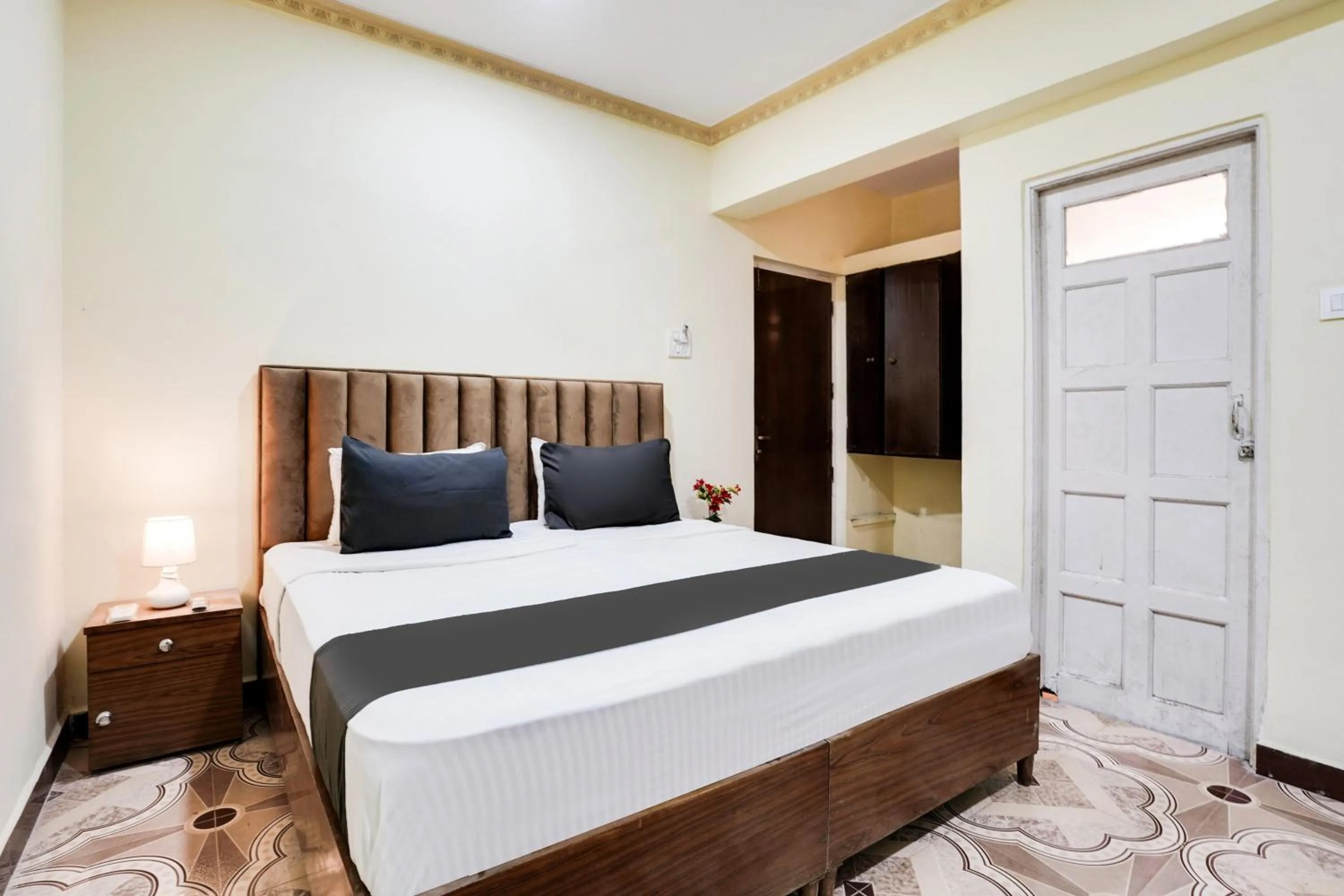 Bedroom, Bed in Super Collection O Calangute