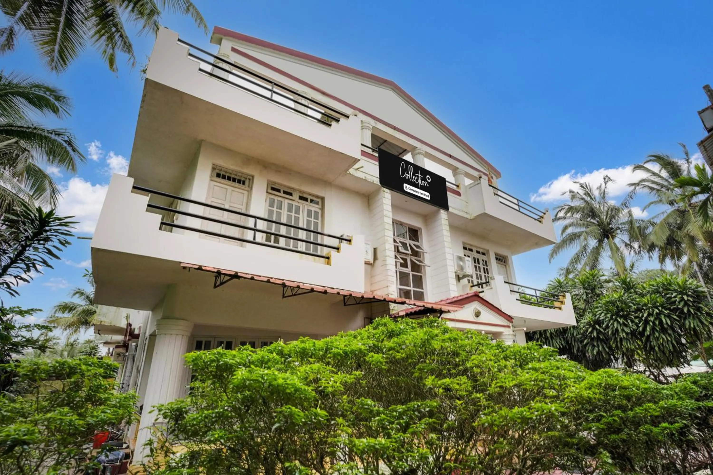 Facade/entrance in Super Collection O Calangute